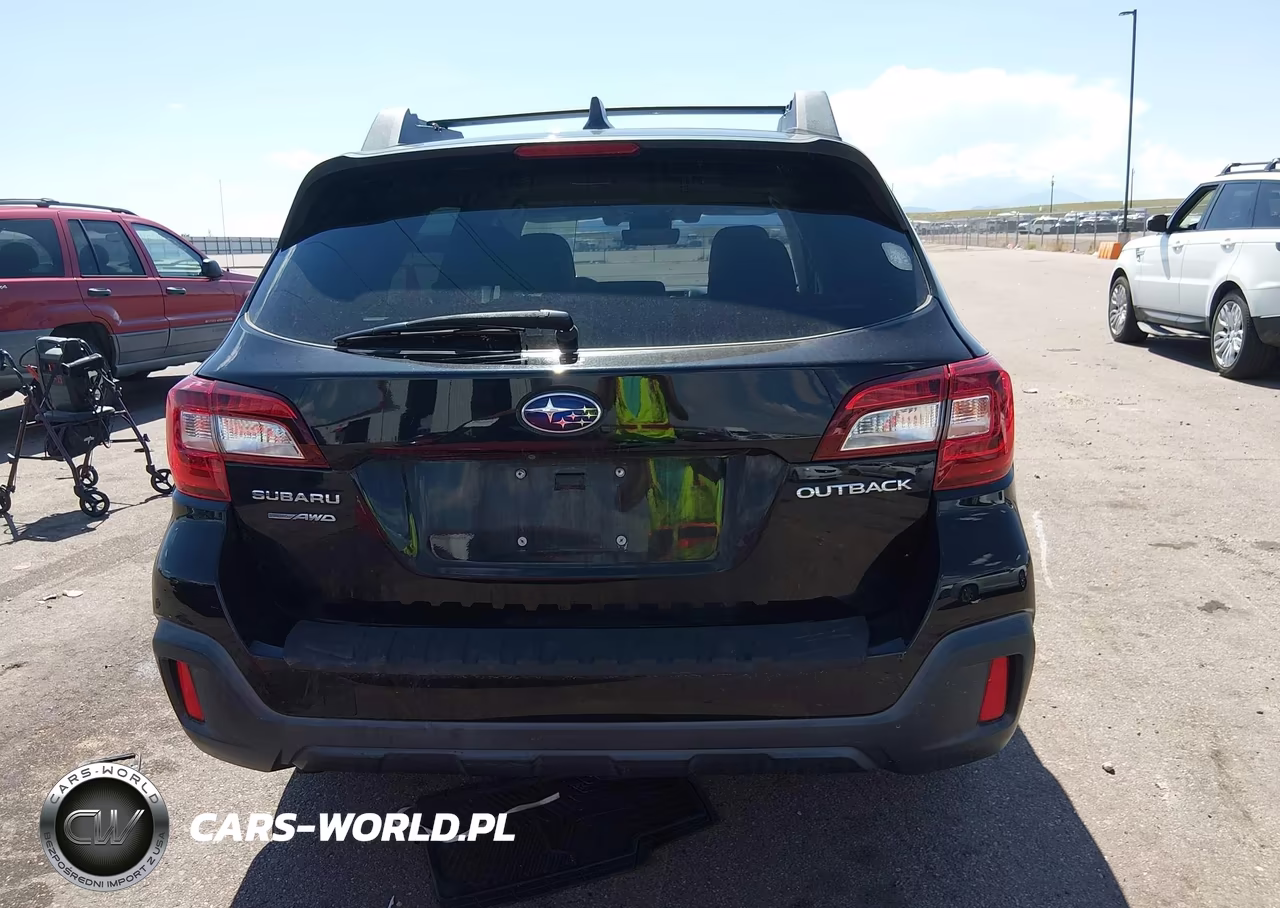 2018 Subaru Outback 2.5I Premium VIN:4S4BSAFC6J3304939 - 16