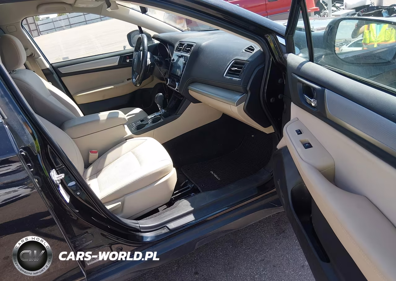 2018 Subaru Outback 2.5I Premium VIN:4S4BSAFC6J3304939 - 5