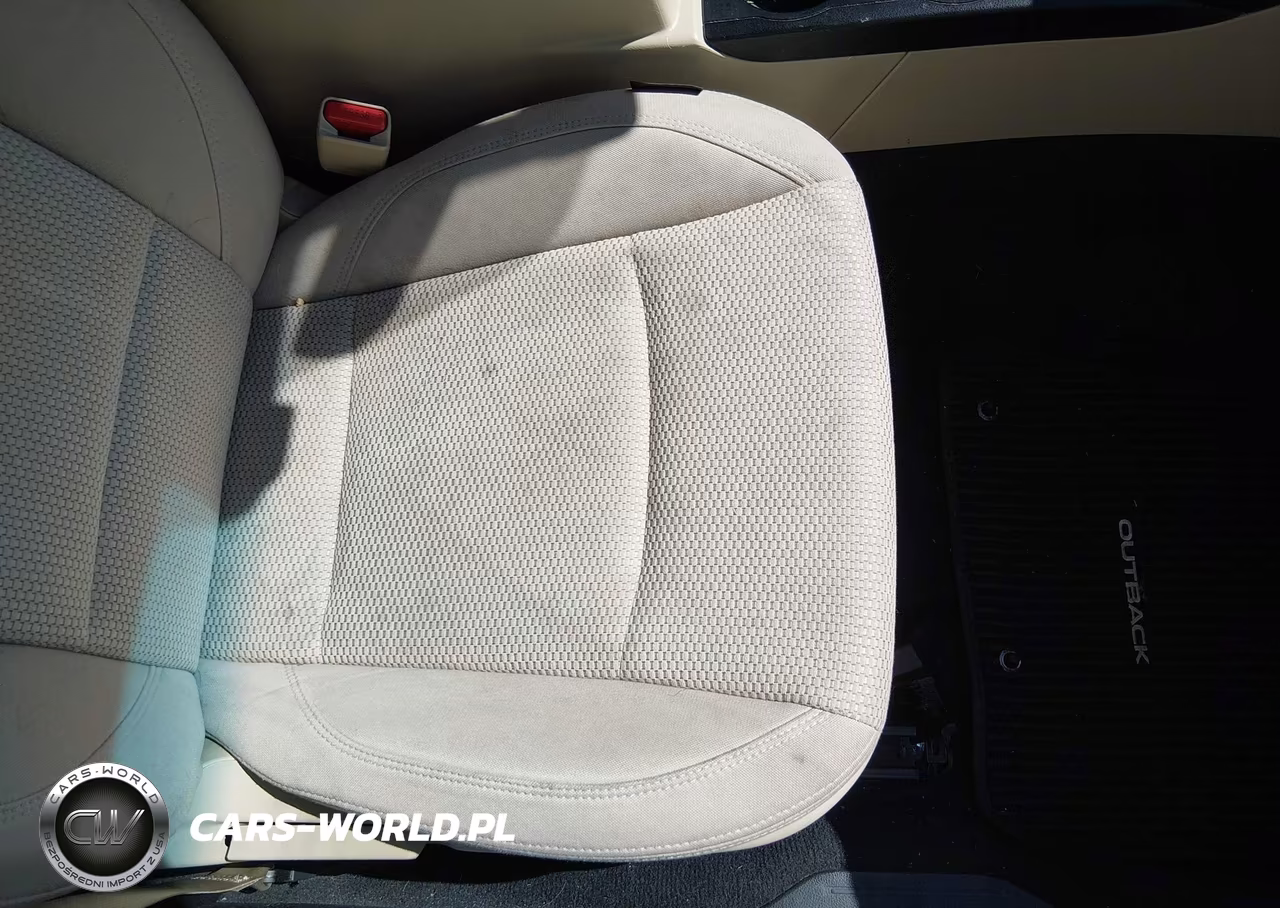 2018 Subaru Outback 2.5I Premium VIN:4S4BSAFC6J3304939 - 8