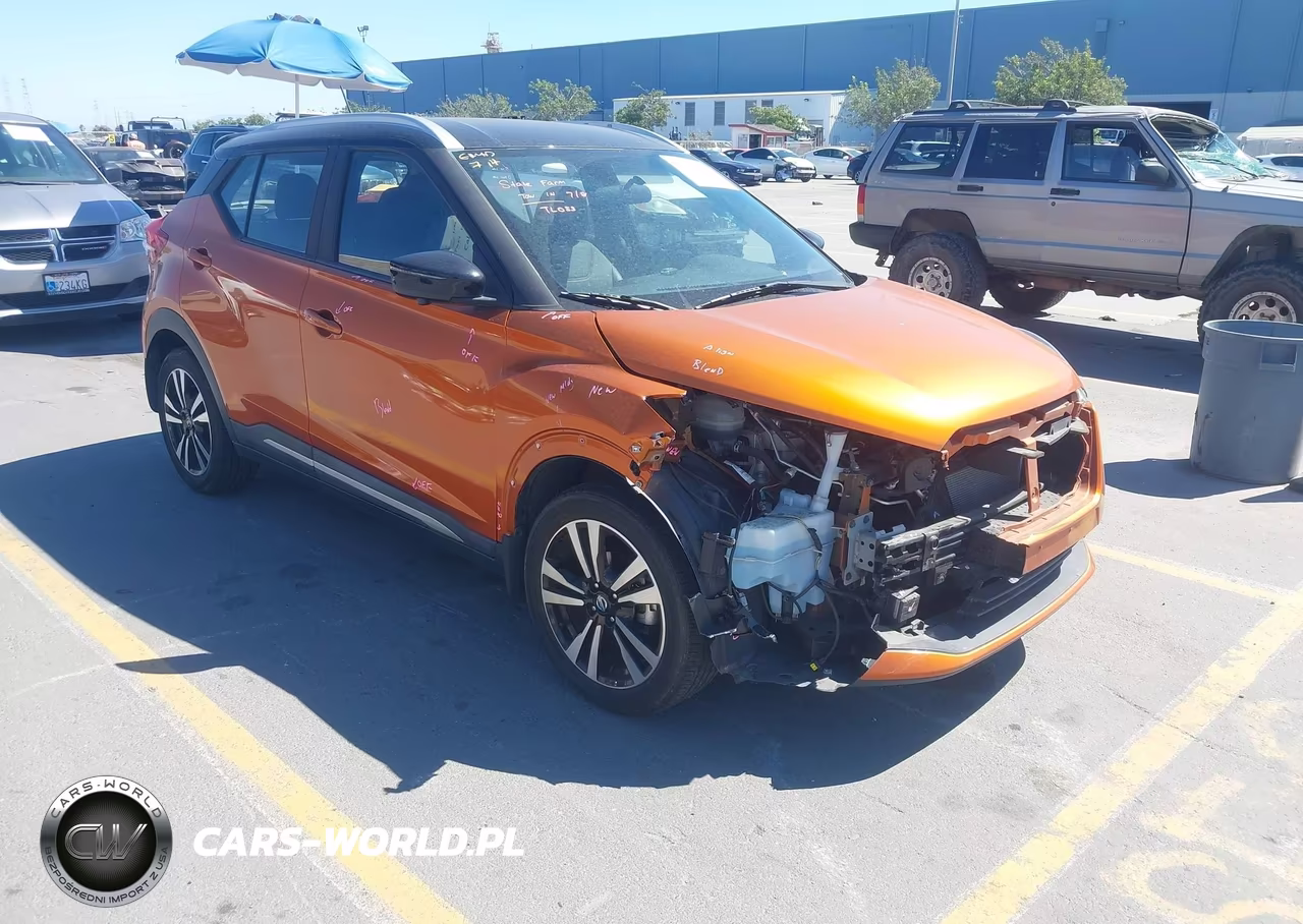 2018 Nissan Kicks Sr