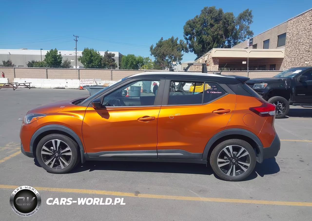 2018 Nissan Kicks Sr VIN:3N1CP5CU4JL506328 - 14