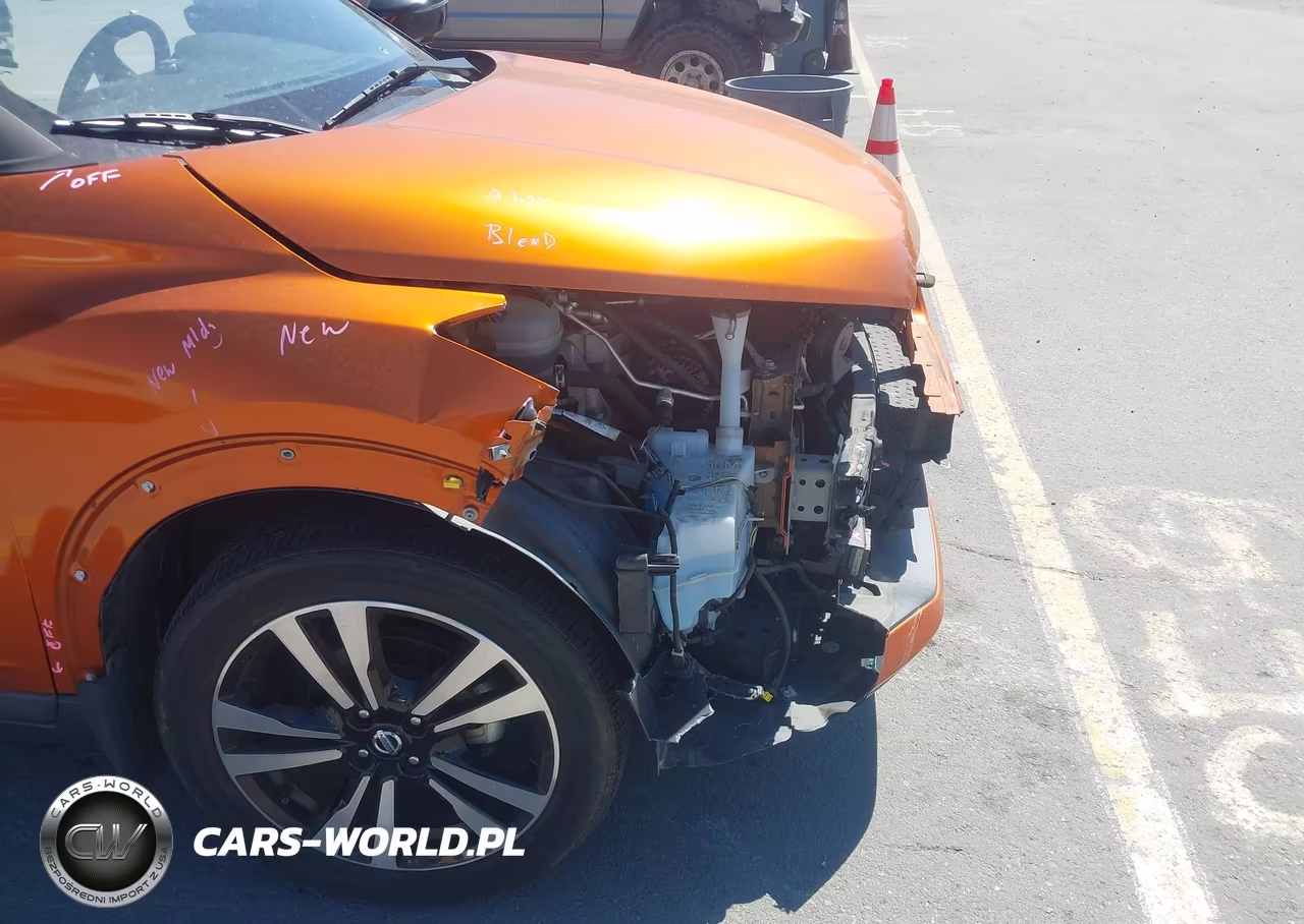 2018 Nissan Kicks Sr VIN:3N1CP5CU4JL506328 - 17