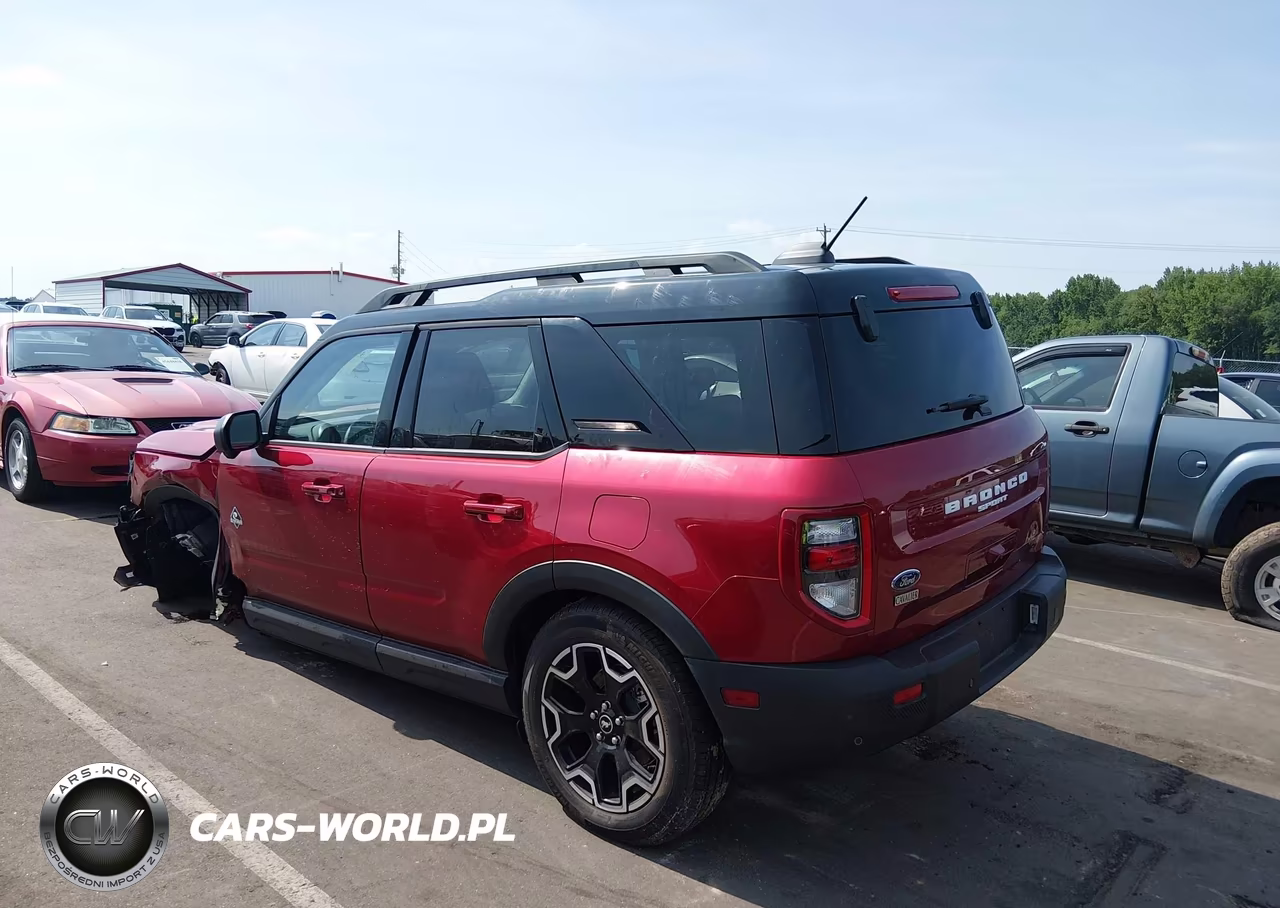 2025 Ford Bronco Sport Outer Banks VIN:3FMCR9CN4SRF36009 - 3