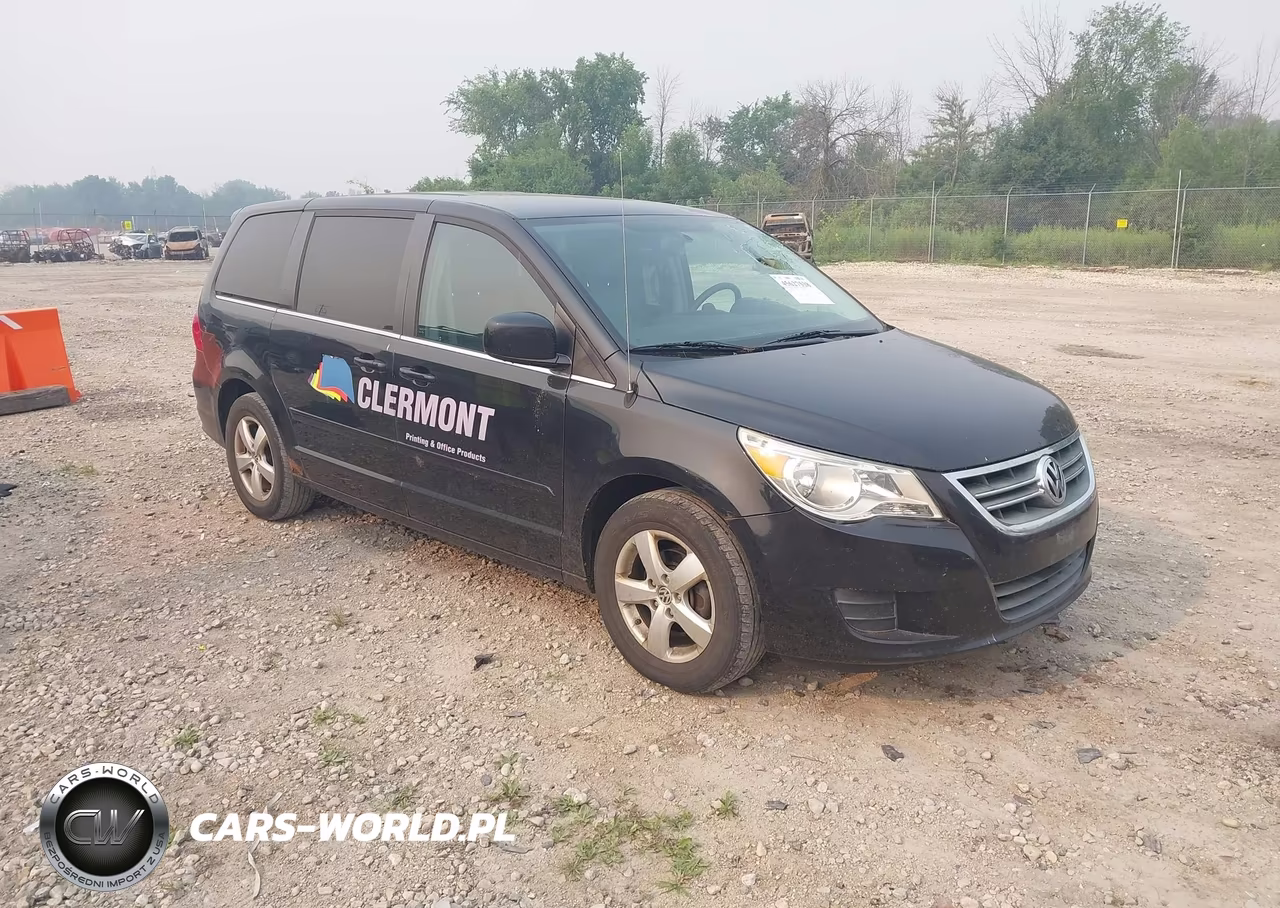 2010 Volkswagen Routan Se – zdjęcie 1 z 16