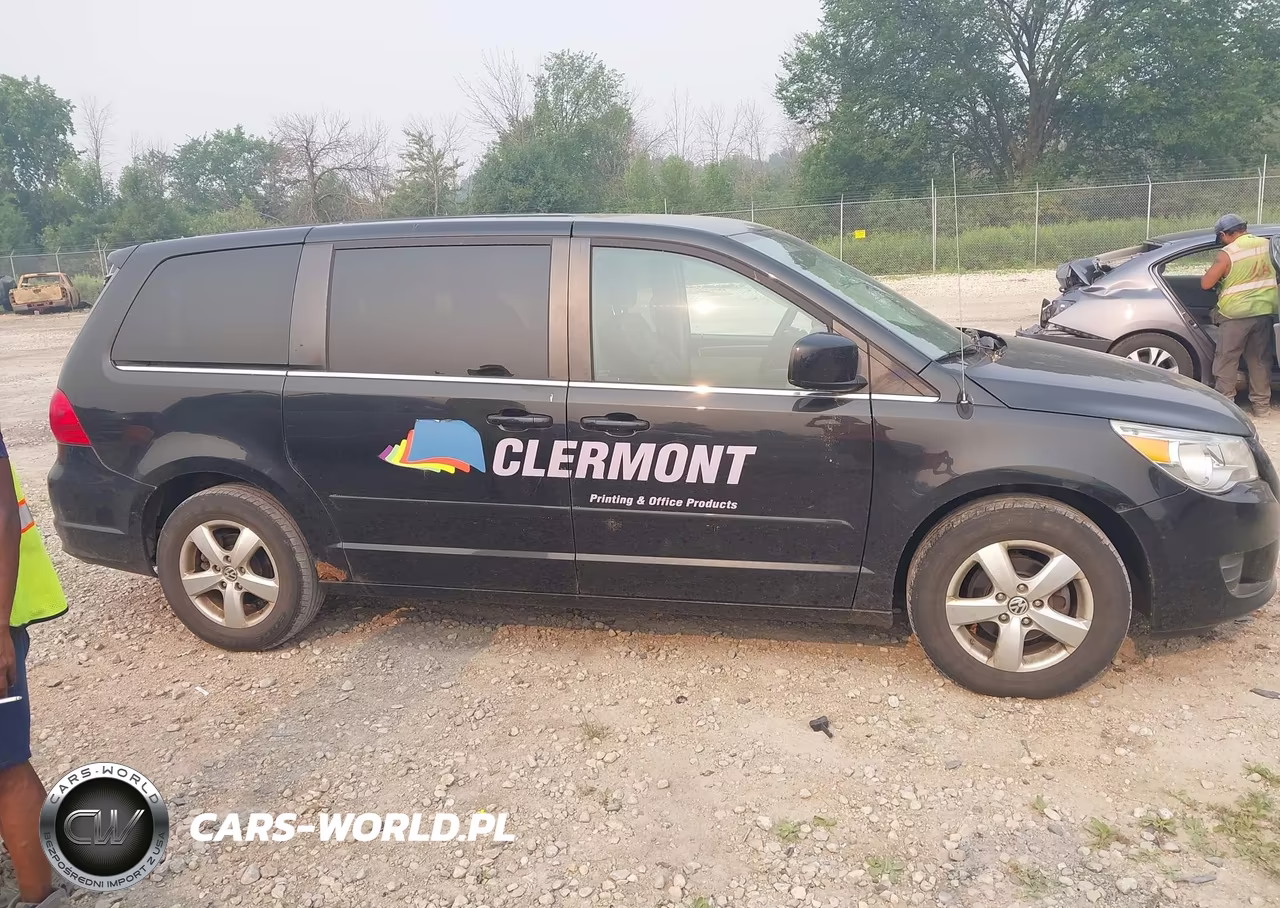 2010 Volkswagen Routan Se VIN:2V4RW3D11AR424407 - 13