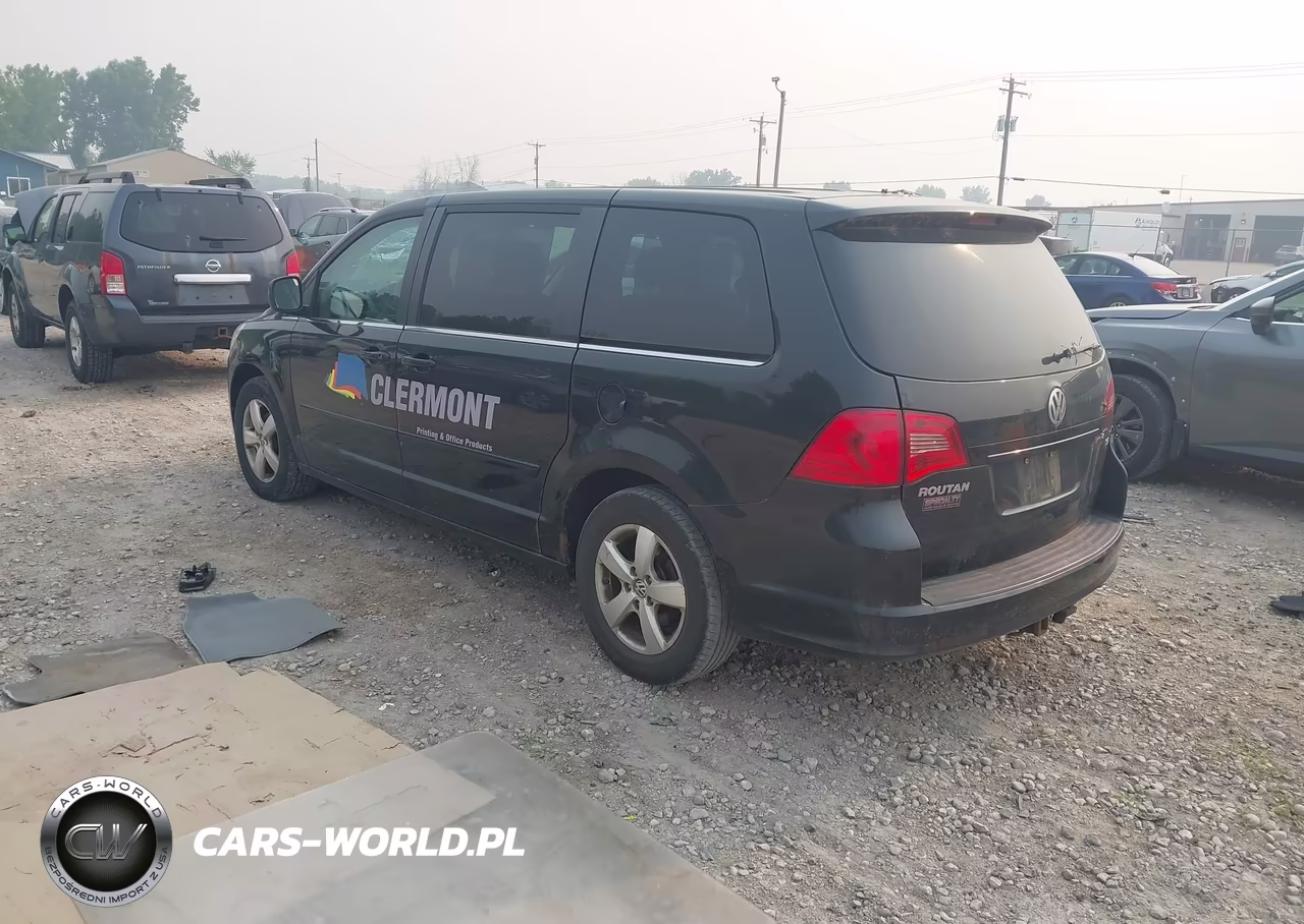 2010 Volkswagen Routan Se VIN:2V4RW3D11AR424407 - 3