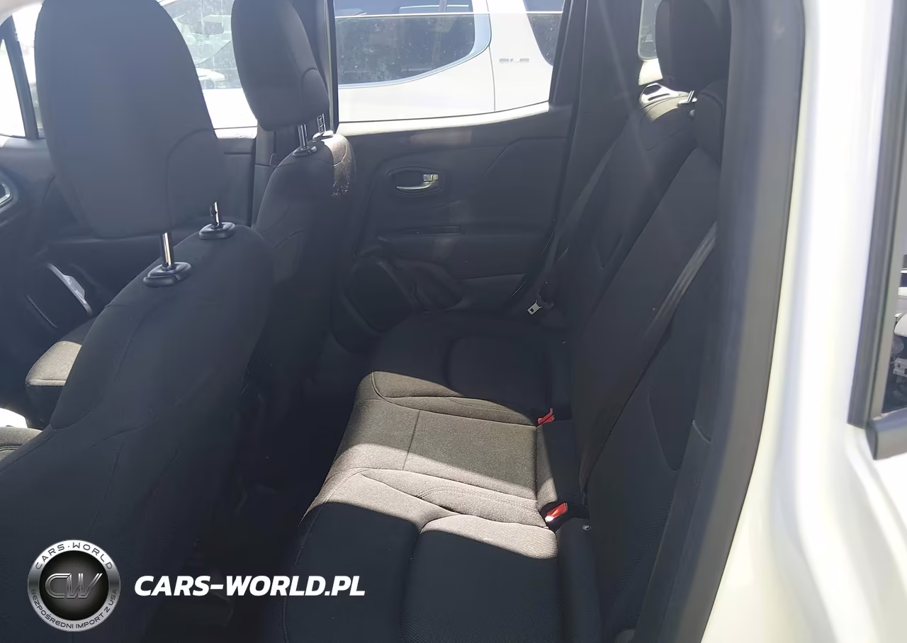 2023 Jeep Renegade Latitude 4X4 VIN:ZACNJDB17PPP34183 - 8