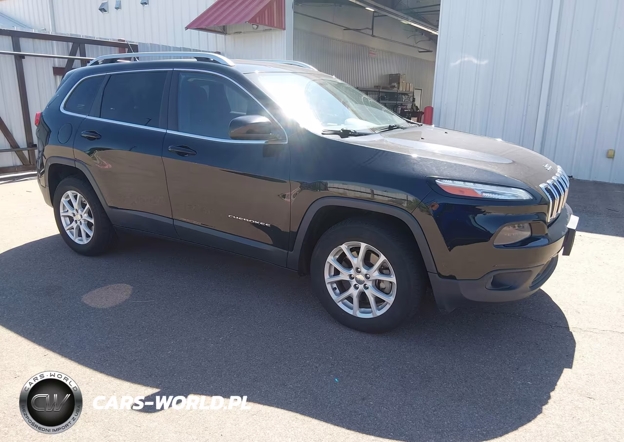 2018 Jeep Cherokee Latitude 4X4 VIN:1C4PJMCB7JD559264 - 1