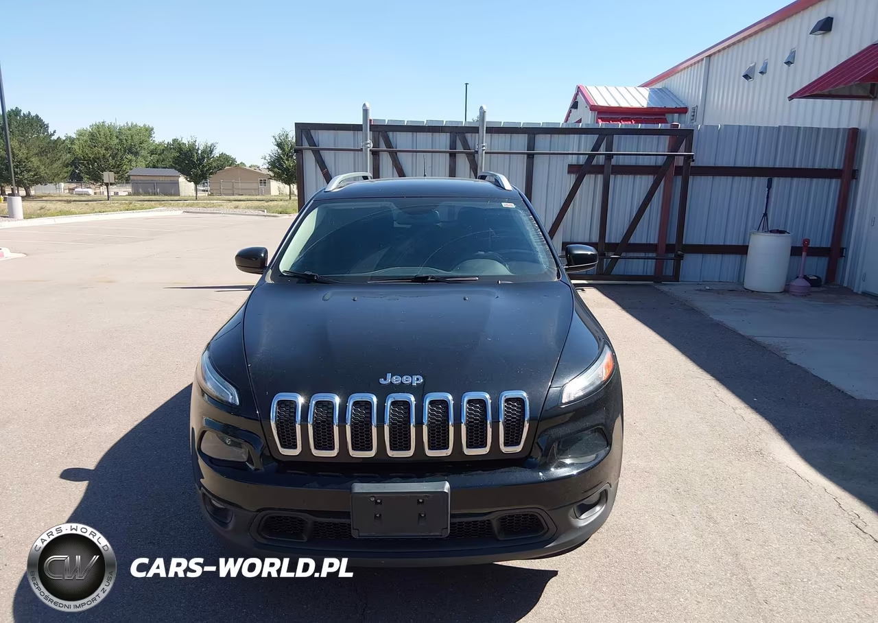 2018 Jeep Cherokee Latitude 4X4 VIN:1C4PJMCB7JD559264 - 15