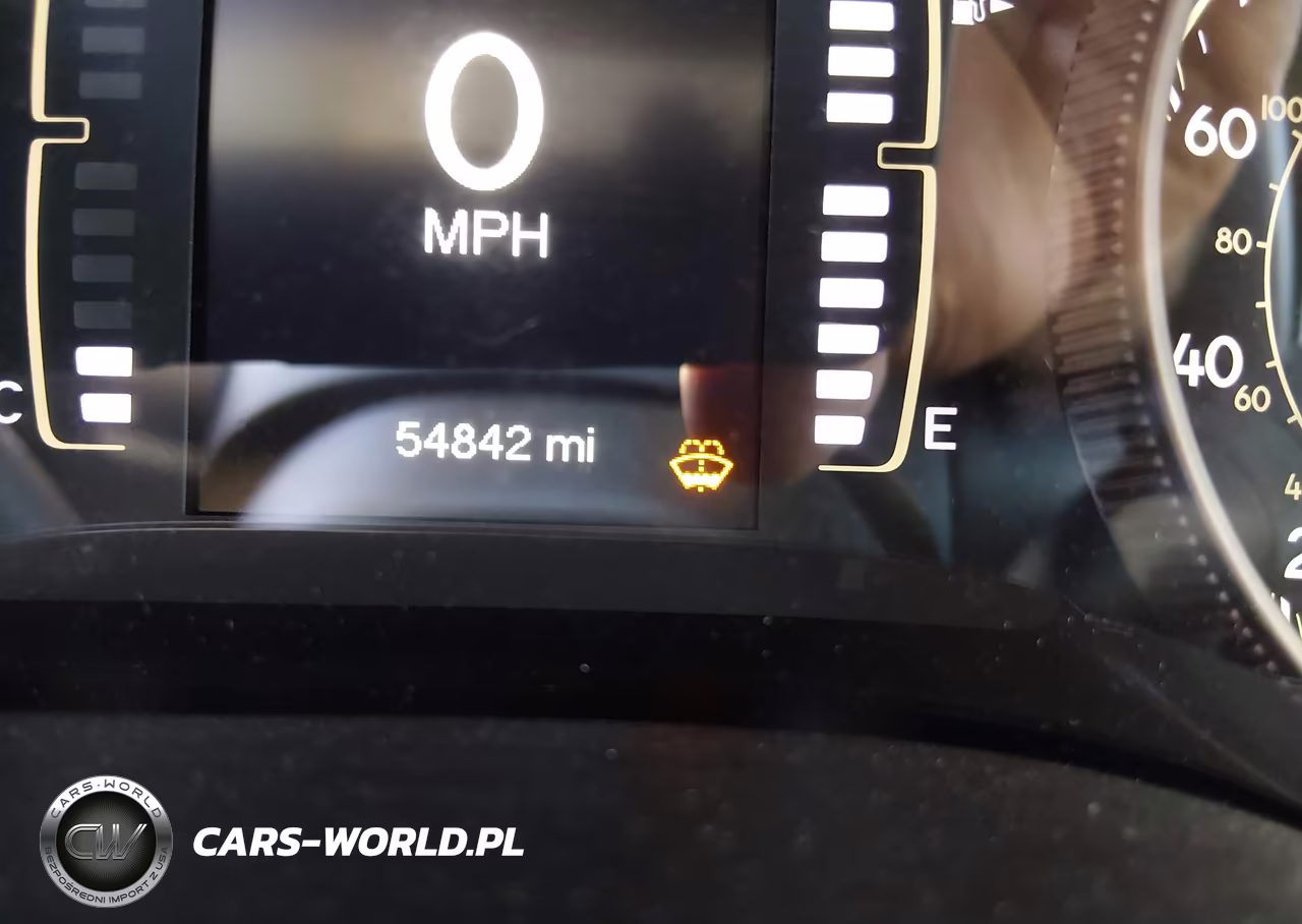 2018 Jeep Cherokee Latitude 4X4 VIN:1C4PJMCB7JD559264 - 18
