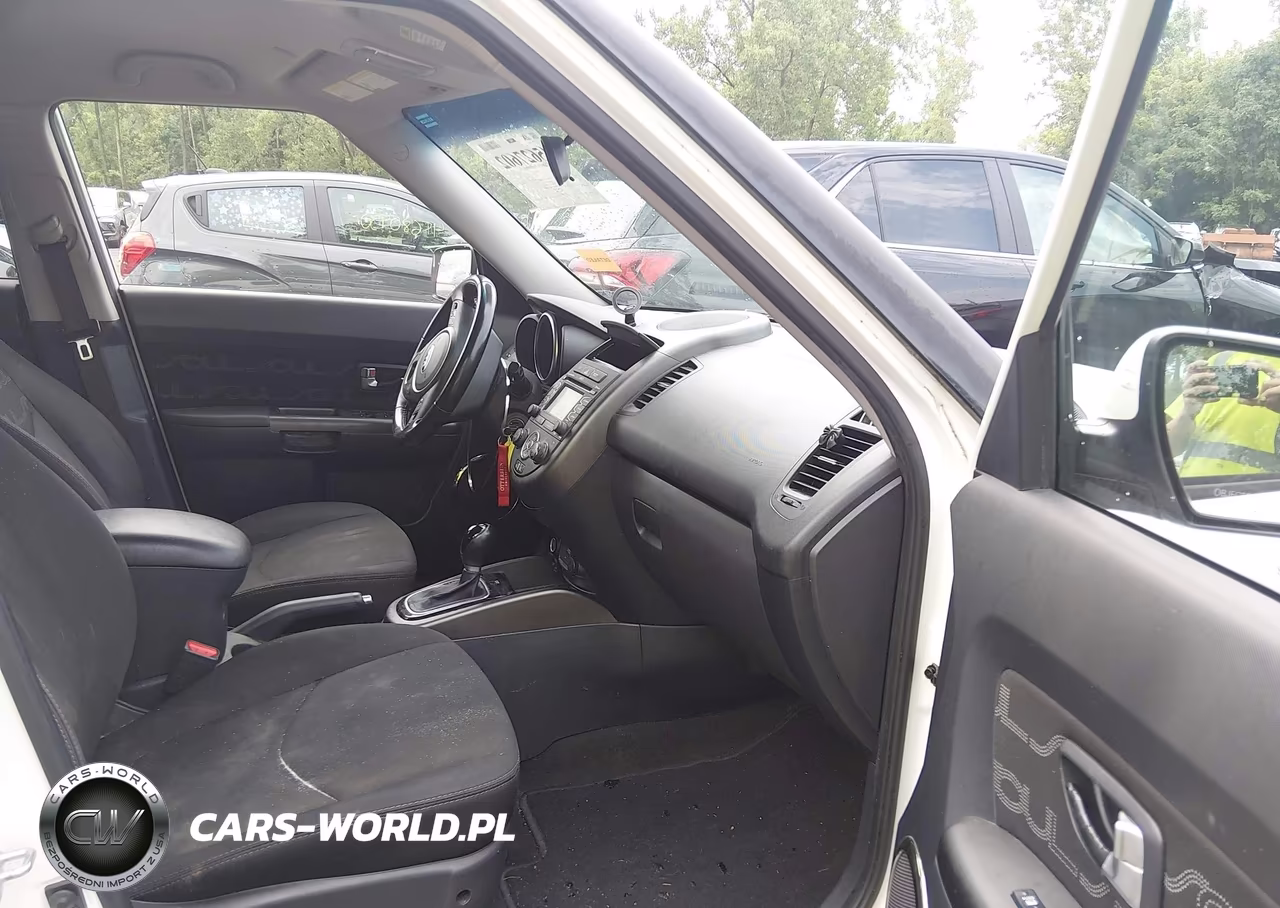 2013 Kia Soul + VIN:KNDJT2A69D7588343 - 5