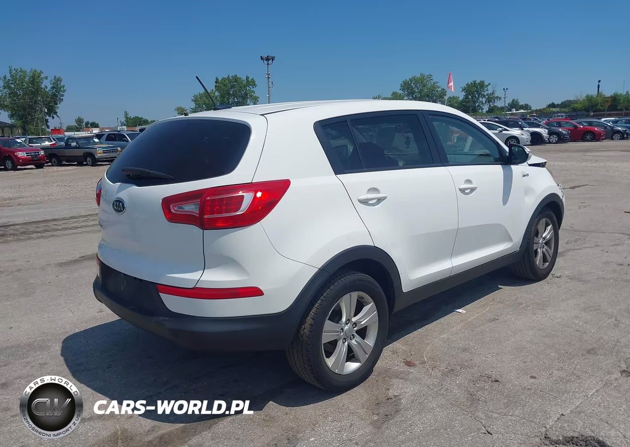 2012 Kia Sportage Lx VIN:KNDPBCA25C7179822 - 4