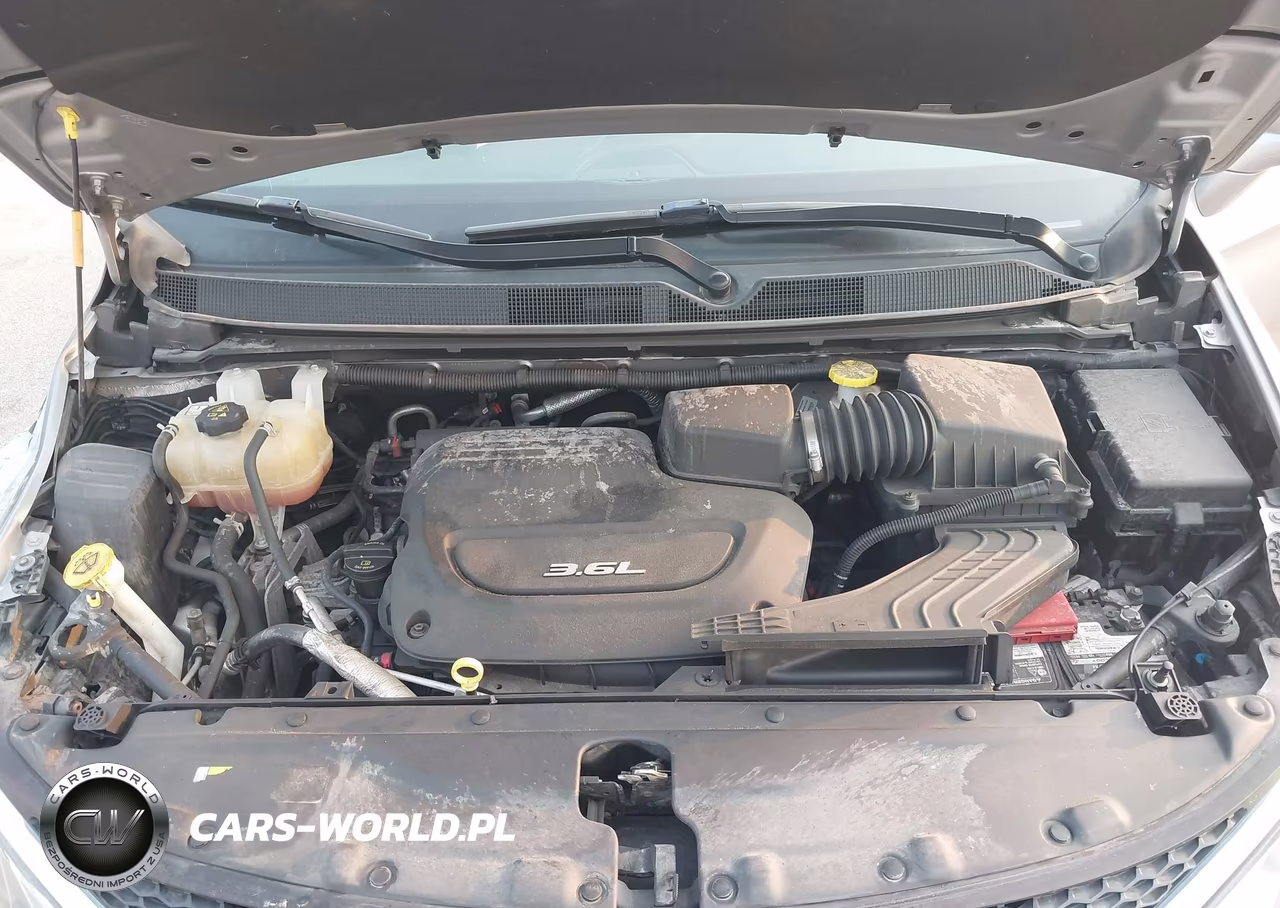 2018 Chrysler Pacifica Touring L Plus VIN:2C4RC1EG1JR188559 - 10