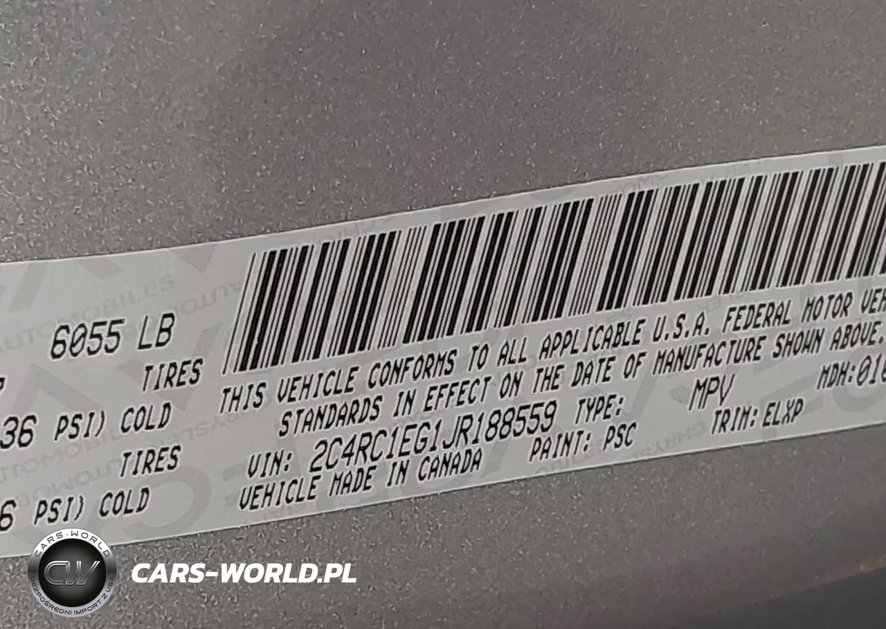 2018 Chrysler Pacifica Touring L Plus VIN:2C4RC1EG1JR188559 - 9