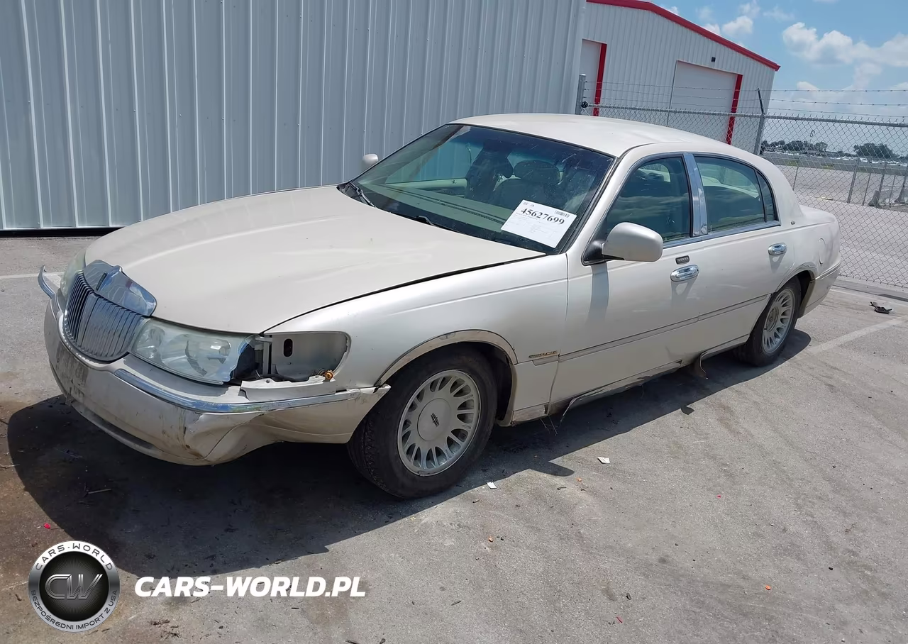 2002 Lincoln Town Car Cartier VIN:1LNHM83W32Y642931 - 2