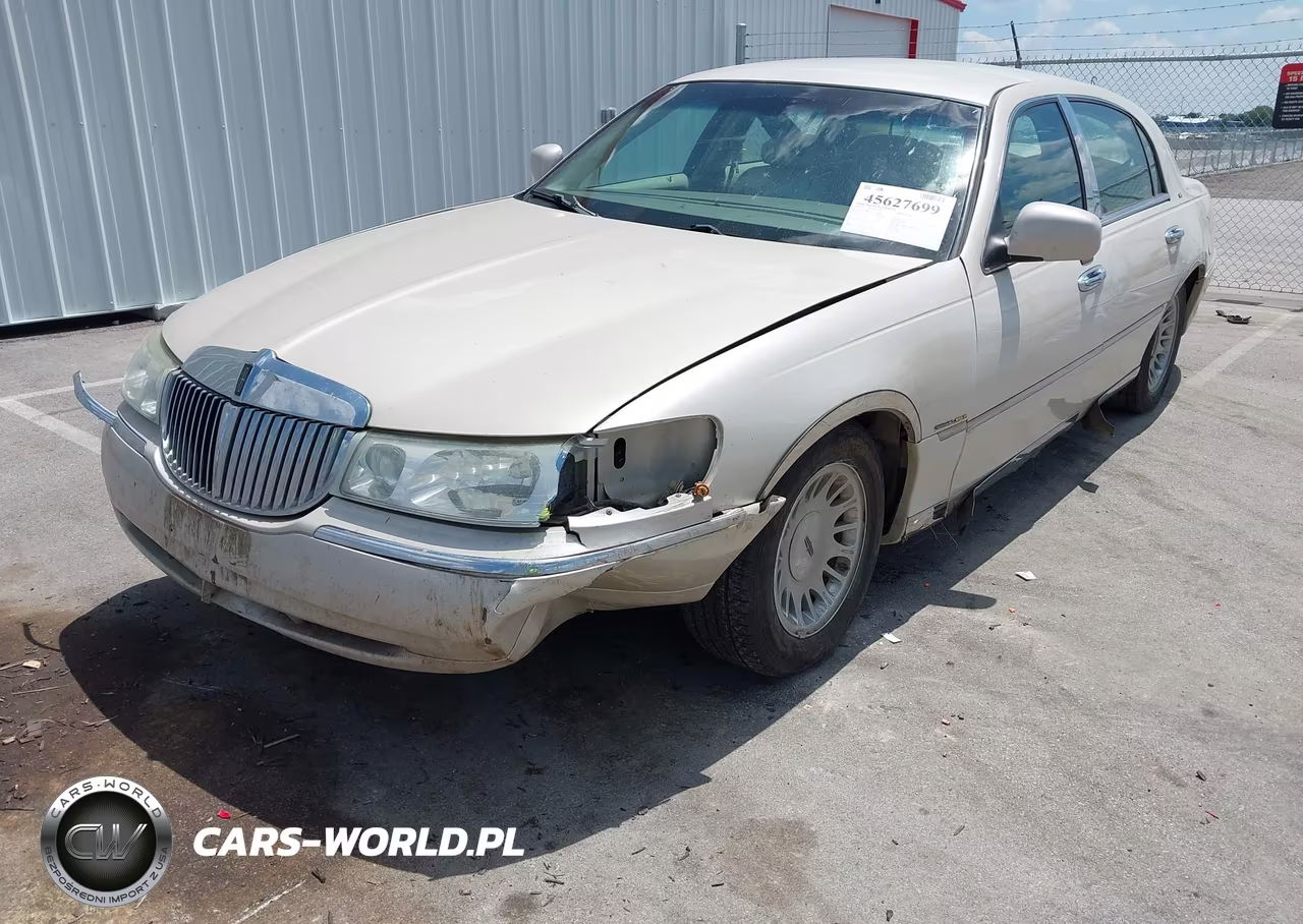 2002 Lincoln Town Car Cartier VIN:1LNHM83W32Y642931 - 6