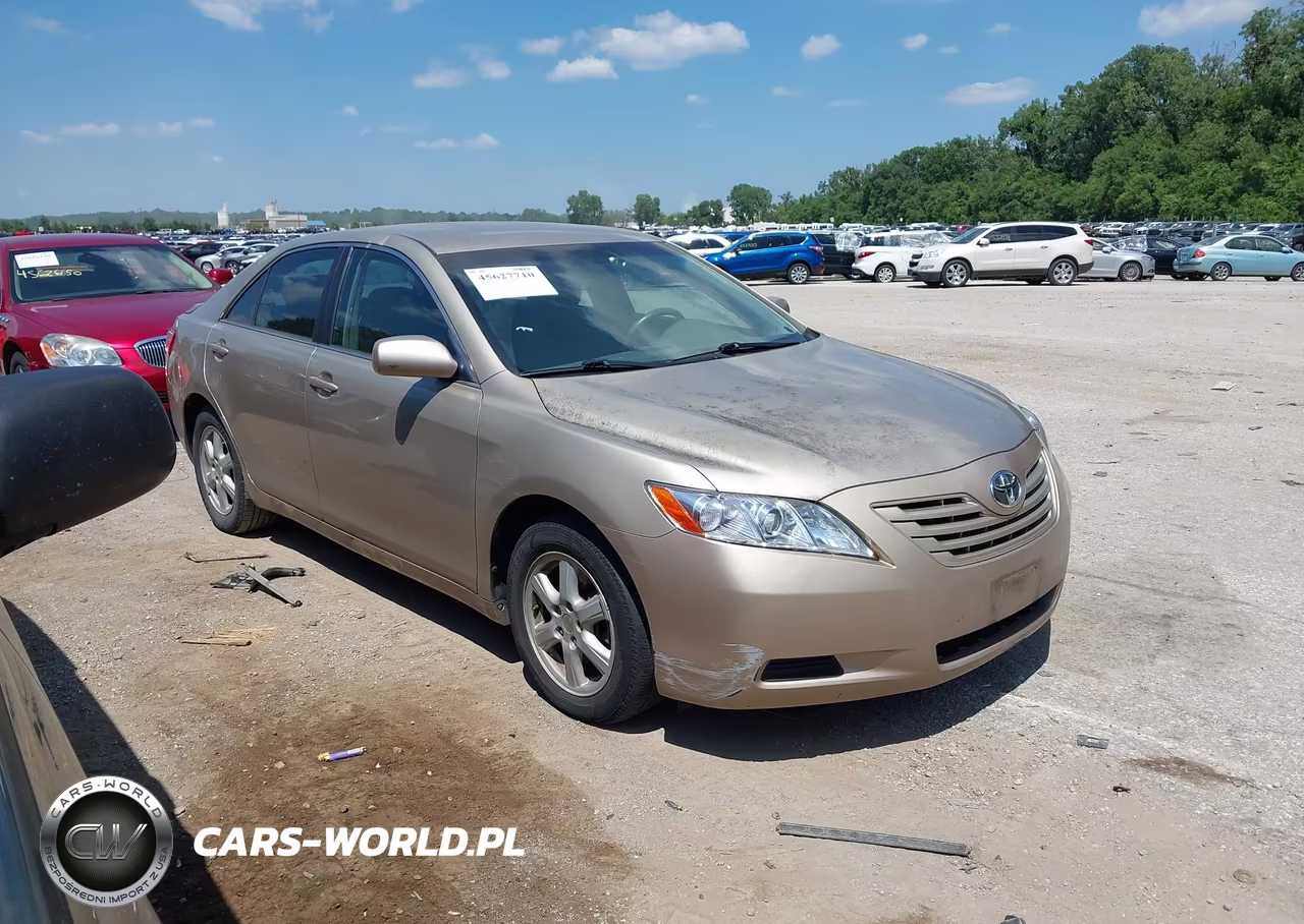 2009 Toyota Camry Le – zdjęcie 1 z 12