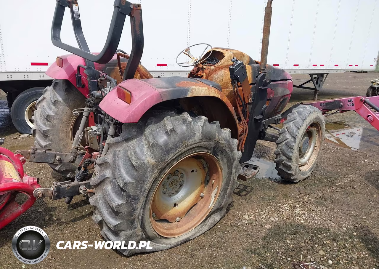 2005 Mahindra 6520 Tractor VIN:00000000000000003 - 4