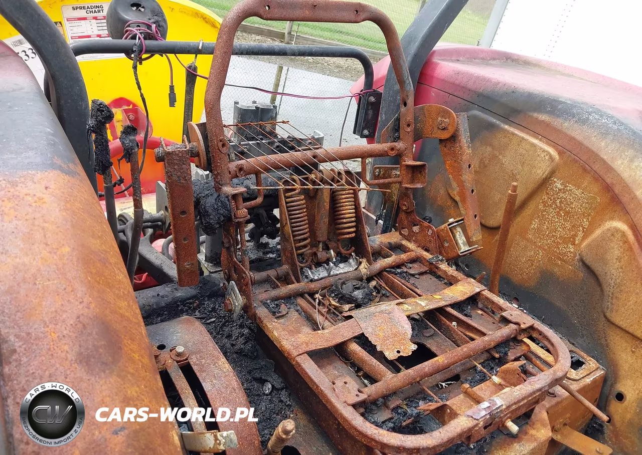 2005 Mahindra 6520 Tractor VIN:00000000000000003 - 8