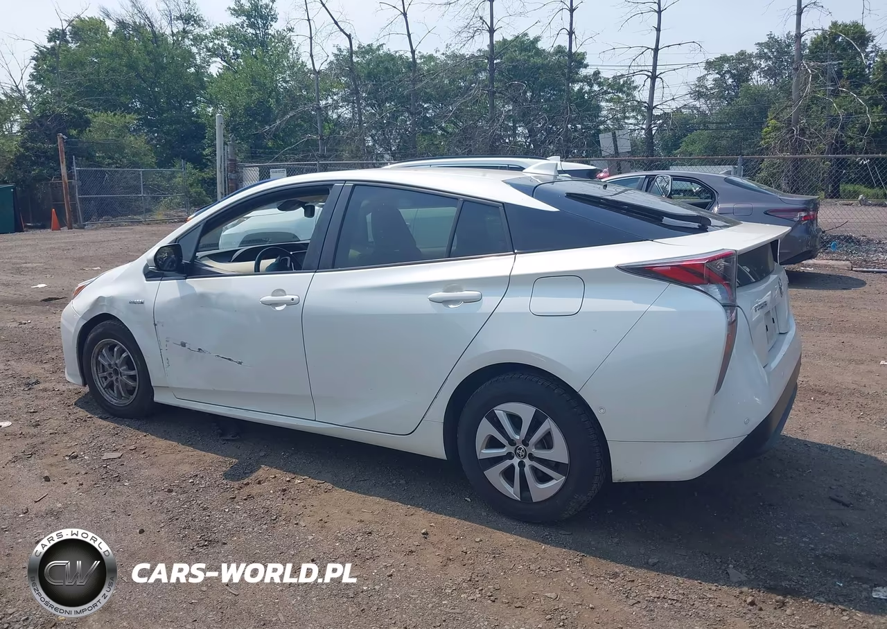 2018 Toyota Prius Four VIN:JTDKARFU4J3057483 - 13