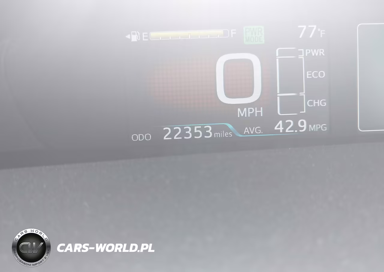 2018 Toyota Prius Four VIN:JTDKARFU4J3057483 - 14