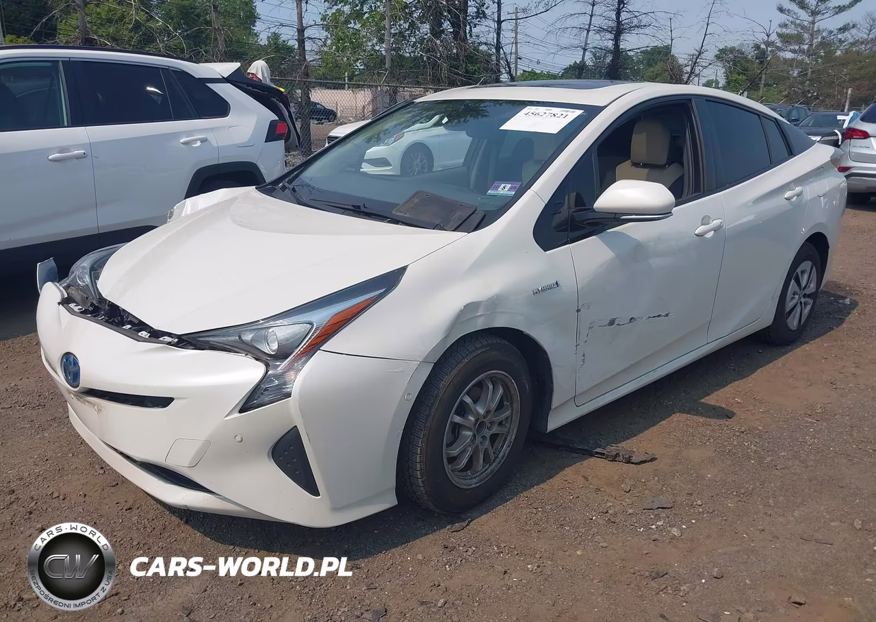 2018 Toyota Prius Four VIN:JTDKARFU4J3057483 - 2