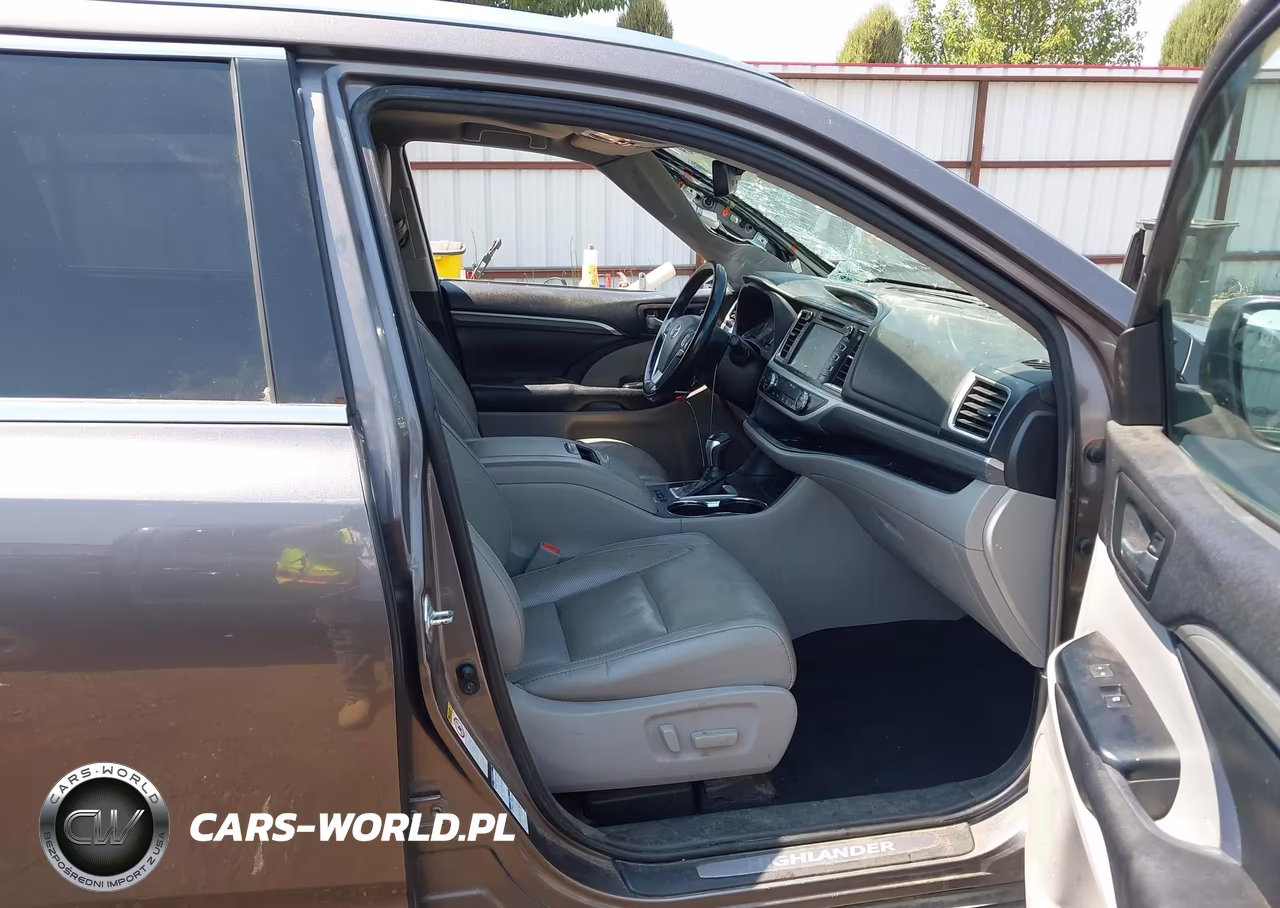 2018 Toyota Highlander Hybrid Limited Platinum VIN:5TDDGRFHXJS041894 - 5