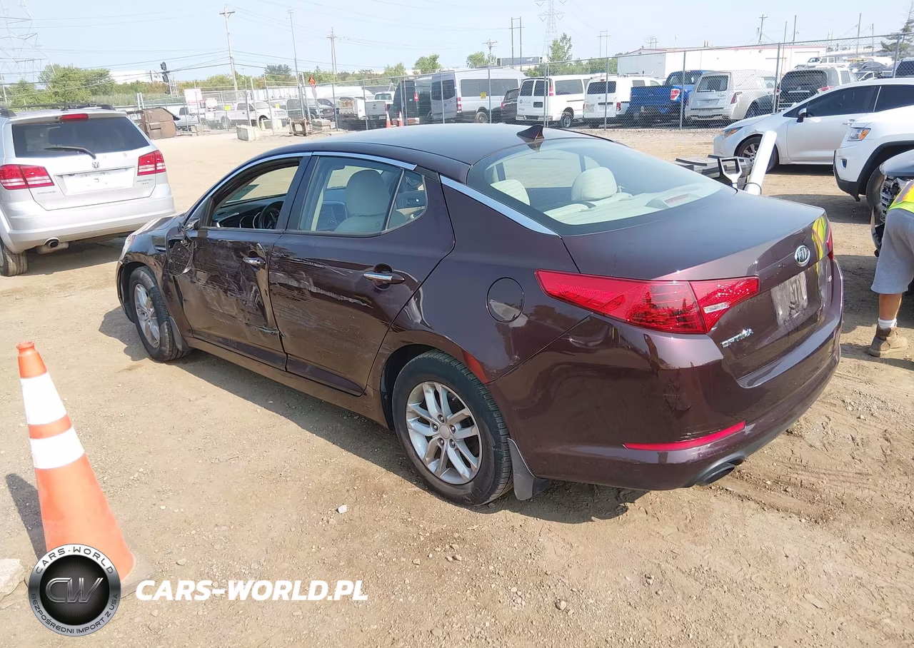 2012 Kia Optima Lx VIN:5XXGM4A76CG040981 - 3
