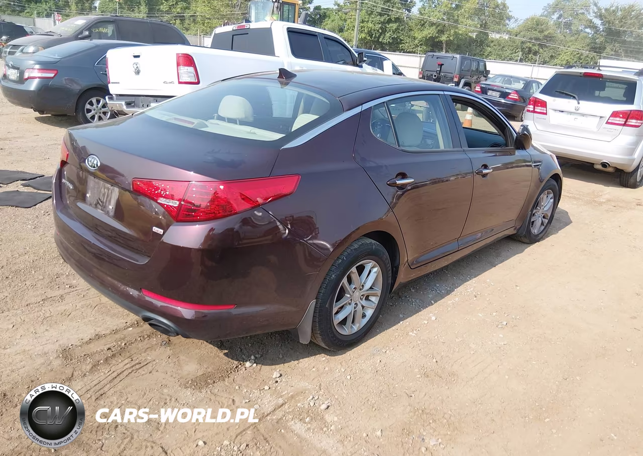 2012 Kia Optima Lx VIN:5XXGM4A76CG040981 - 4