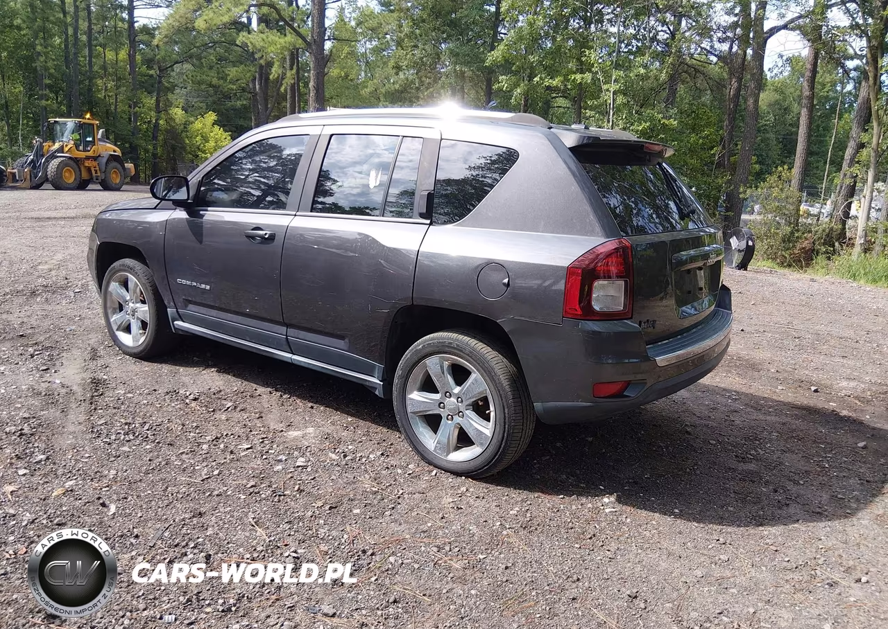 2014 Jeep Compass Limited VIN:1C4NJCCB7ED737536 - 3