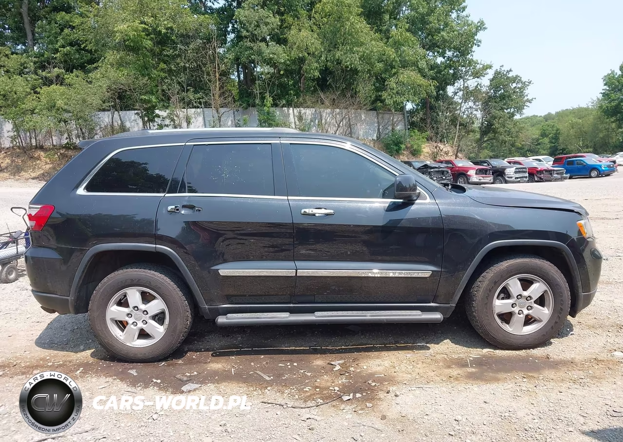 2013 Jeep Grand Cherokee Laredo VIN:1C4RJFAG6DC631522 - 13