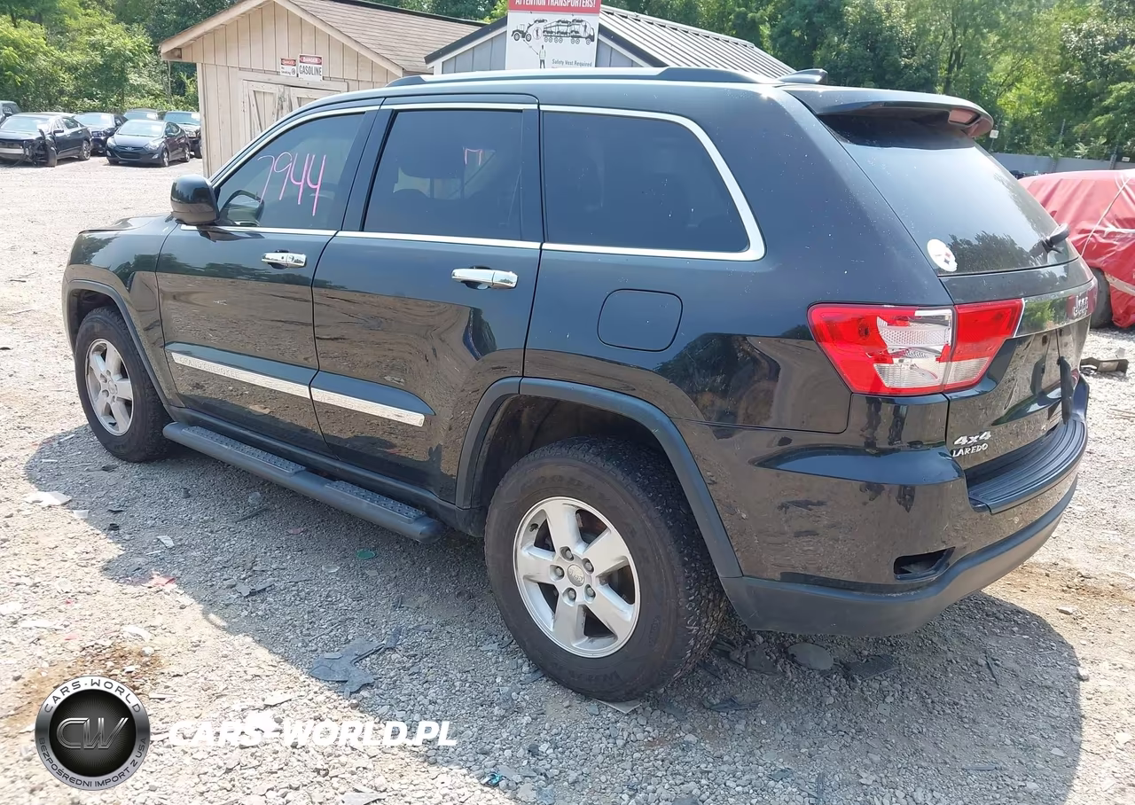 2013 Jeep Grand Cherokee Laredo VIN:1C4RJFAG6DC631522 - 3