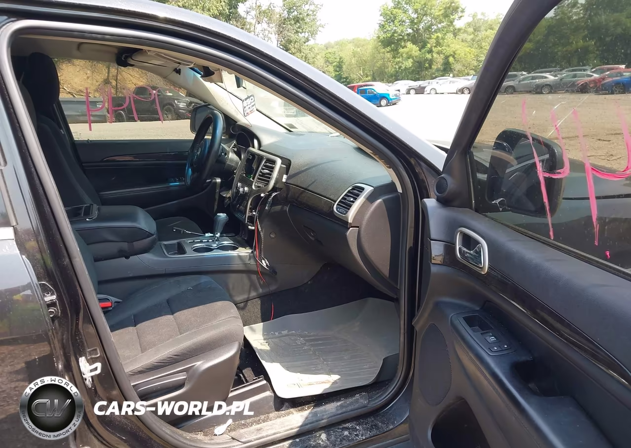 2013 Jeep Grand Cherokee Laredo VIN:1C4RJFAG6DC631522 - 5