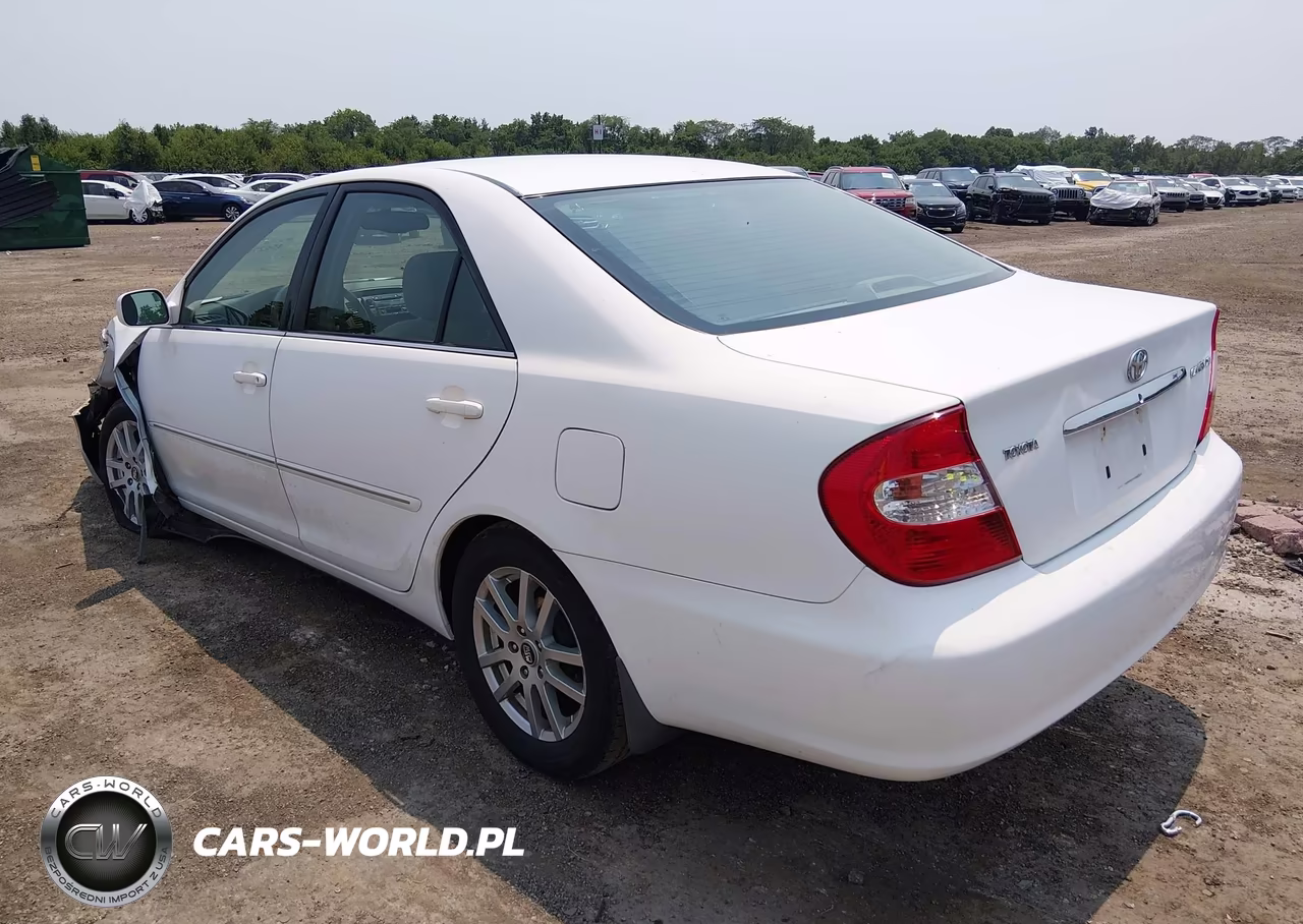 2003 Toyota Camry Xle VIN:4T1BE32K43U260484 - 3