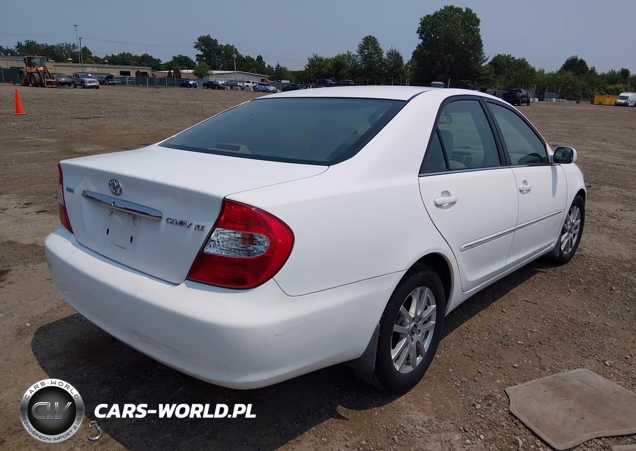 2003 Toyota Camry Xle VIN:4T1BE32K43U260484 - 4