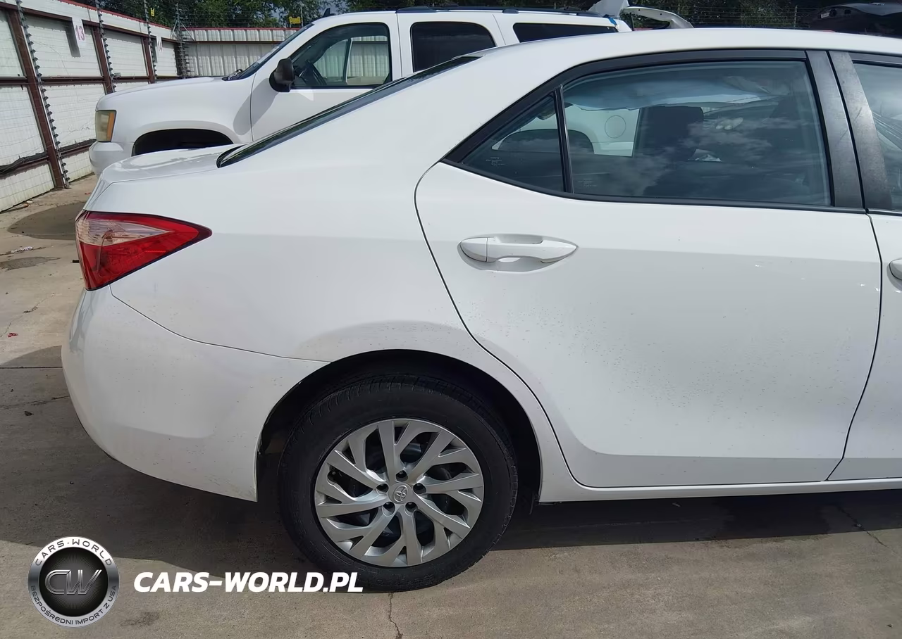 2019 Toyota Corolla Le VIN:5YFBURHE7KP884092 - 19