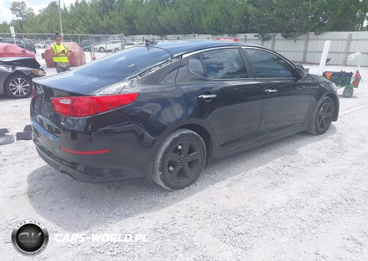 2015 Kia Optima Lx VIN:5XXGM4A75FG435724 - 4