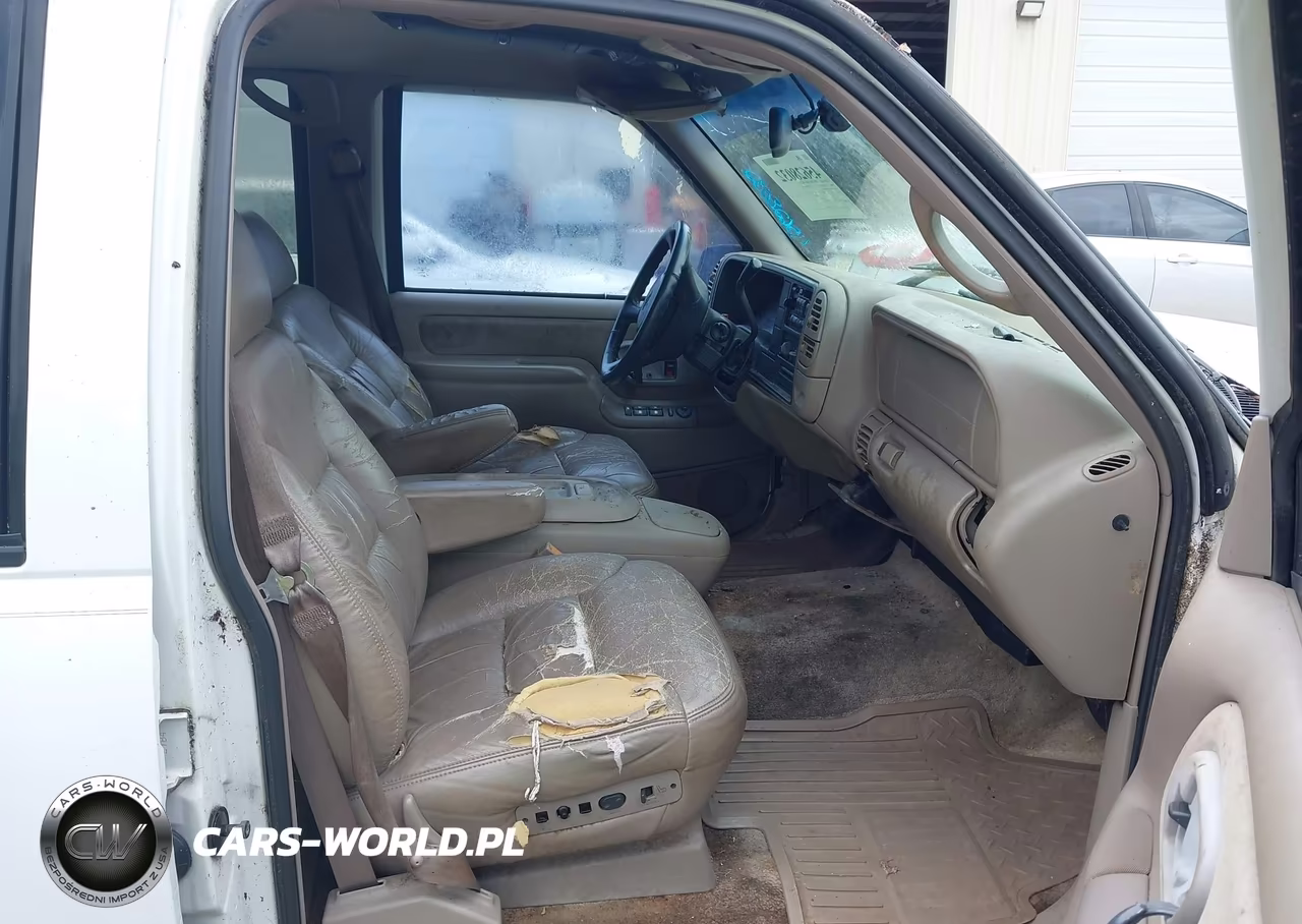 1999 Chevrolet Suburban Lt VIN:3GNEC16R0XG216825 - 5