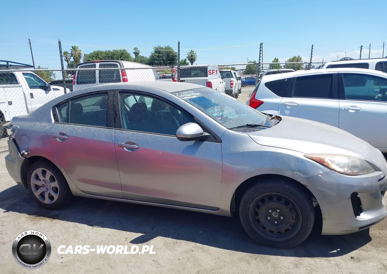 2012 Mazda Mazda3 I Sport VIN:JM1BL1UF8C1580147 - 14