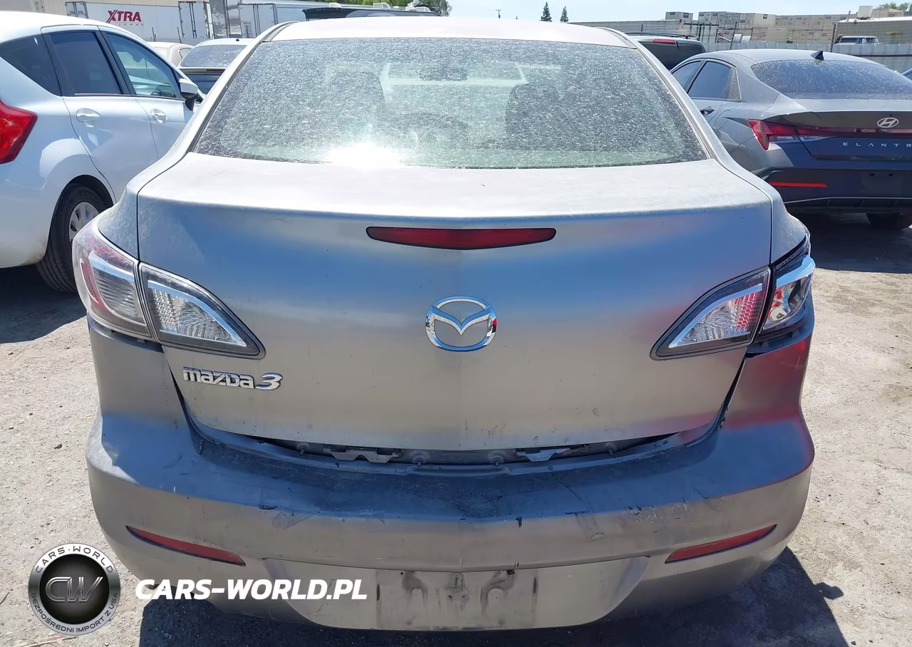 2012 Mazda Mazda3 I Sport VIN:JM1BL1UF8C1580147 - 17