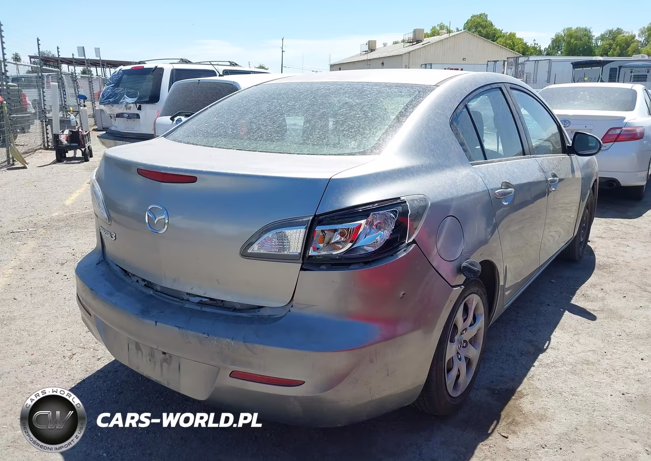 2012 Mazda Mazda3 I Sport VIN:JM1BL1UF8C1580147 - 4