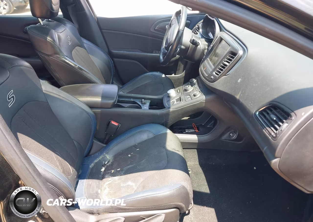 2015 Chrysler 200 S VIN:1C3CCCBG2FN686509 - 5