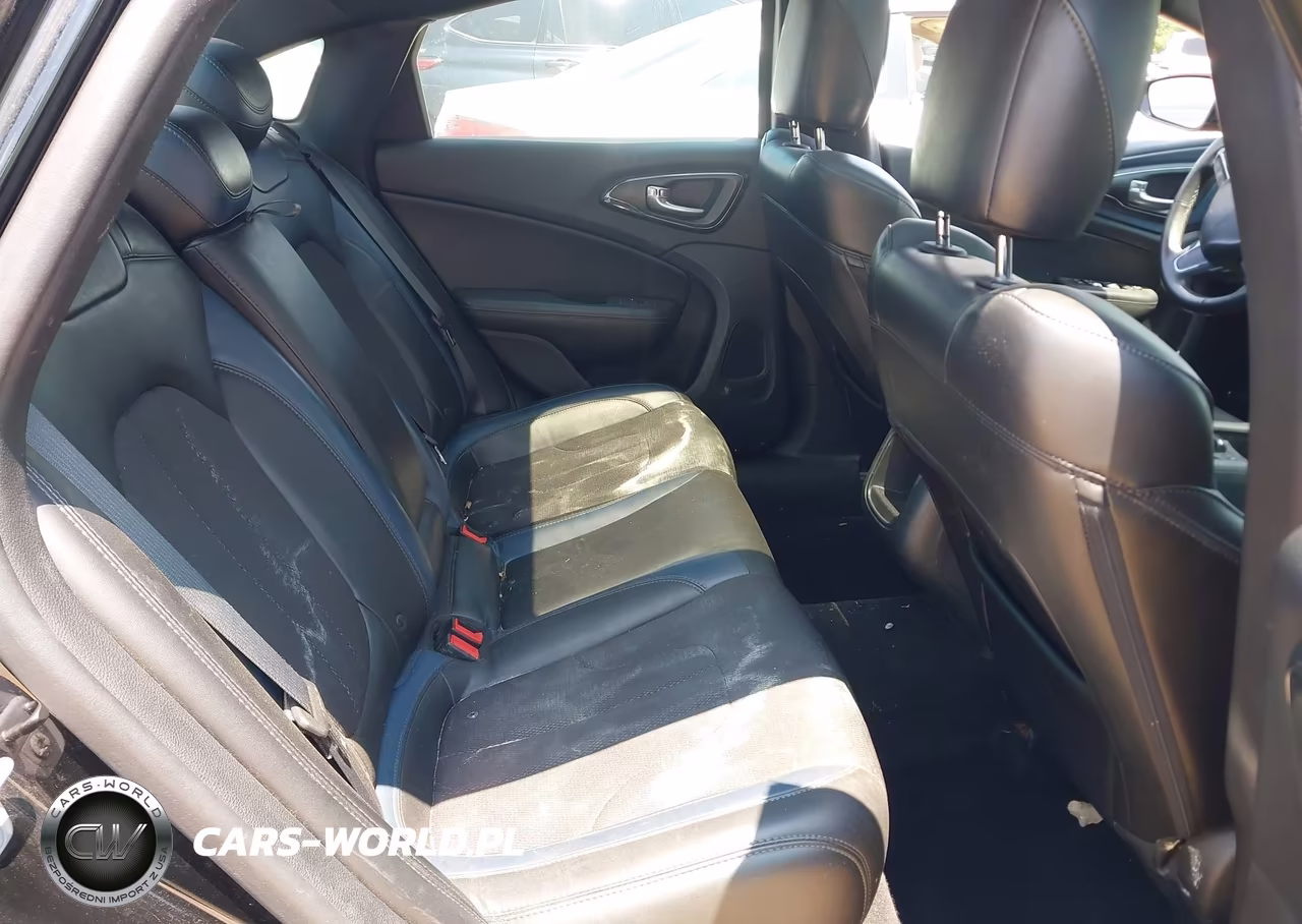 2015 Chrysler 200 S VIN:1C3CCCBG2FN686509 - 8