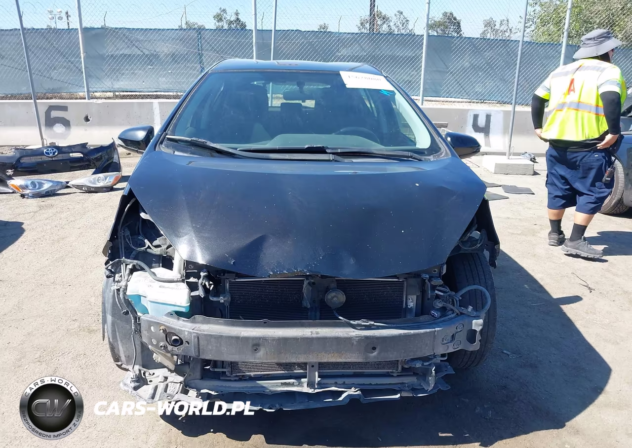 2016 Toyota Prius C Two VIN:JTDKDTB39G1118025 - 13