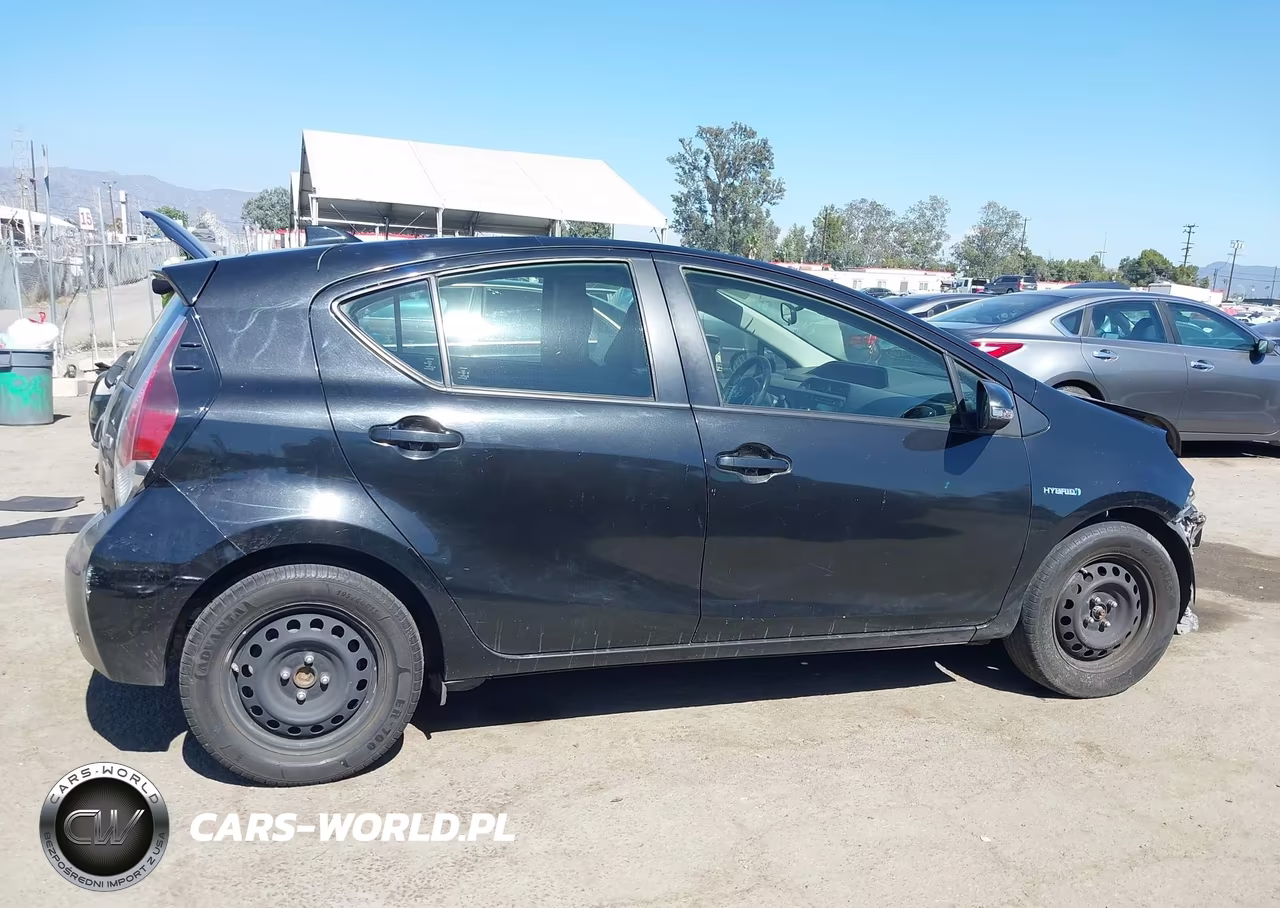 2016 Toyota Prius C Two VIN:JTDKDTB39G1118025 - 14