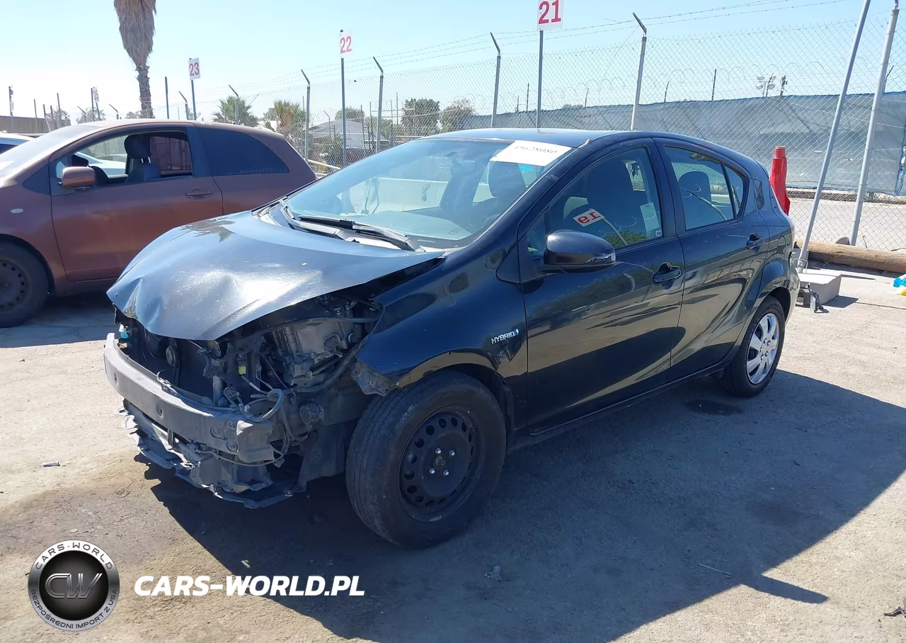 2016 Toyota Prius C Two VIN:JTDKDTB39G1118025 - 2