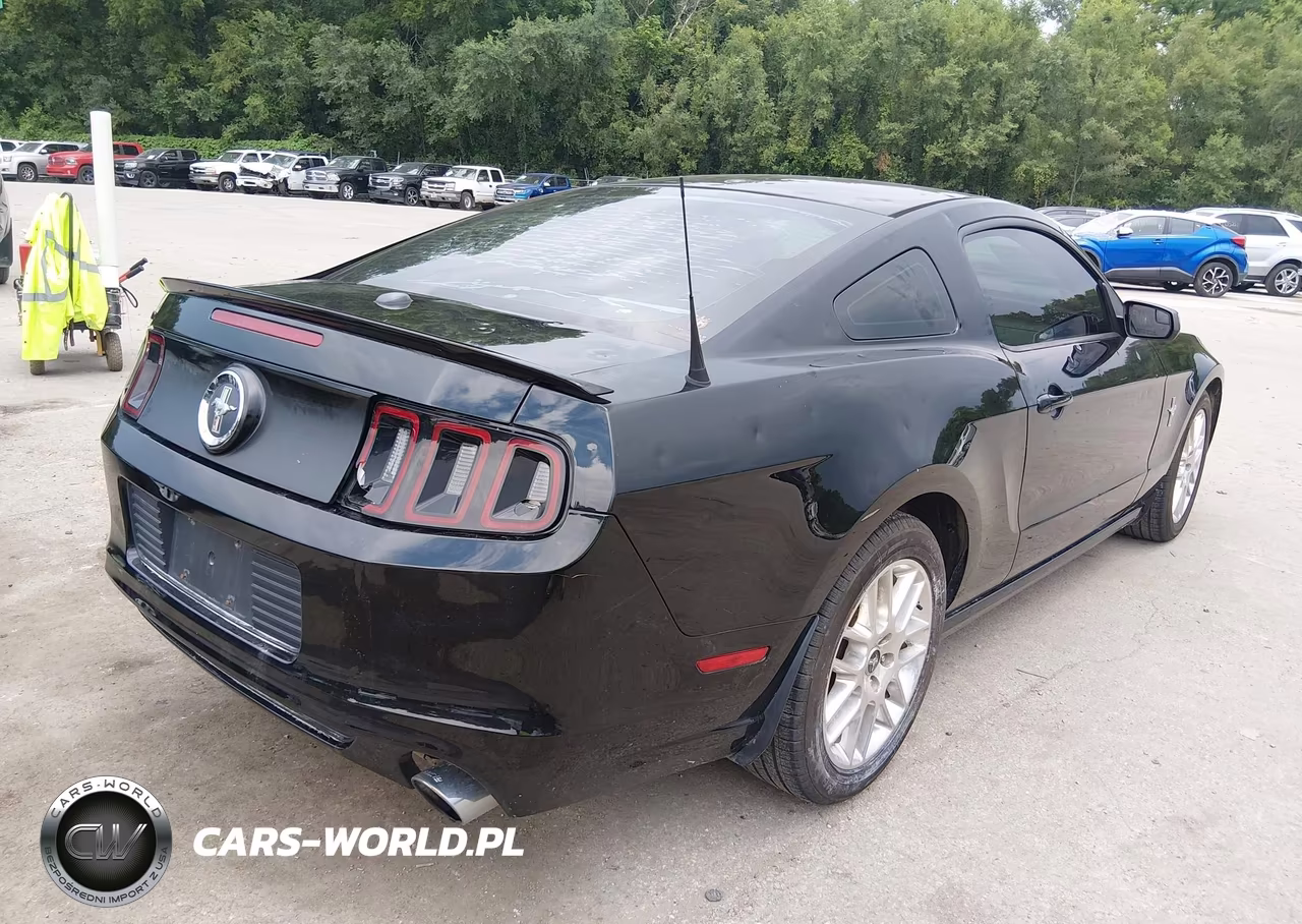 2013 Ford Mustang V6-V6 Premium VIN:1ZVBP8AM1D5257453 - 4