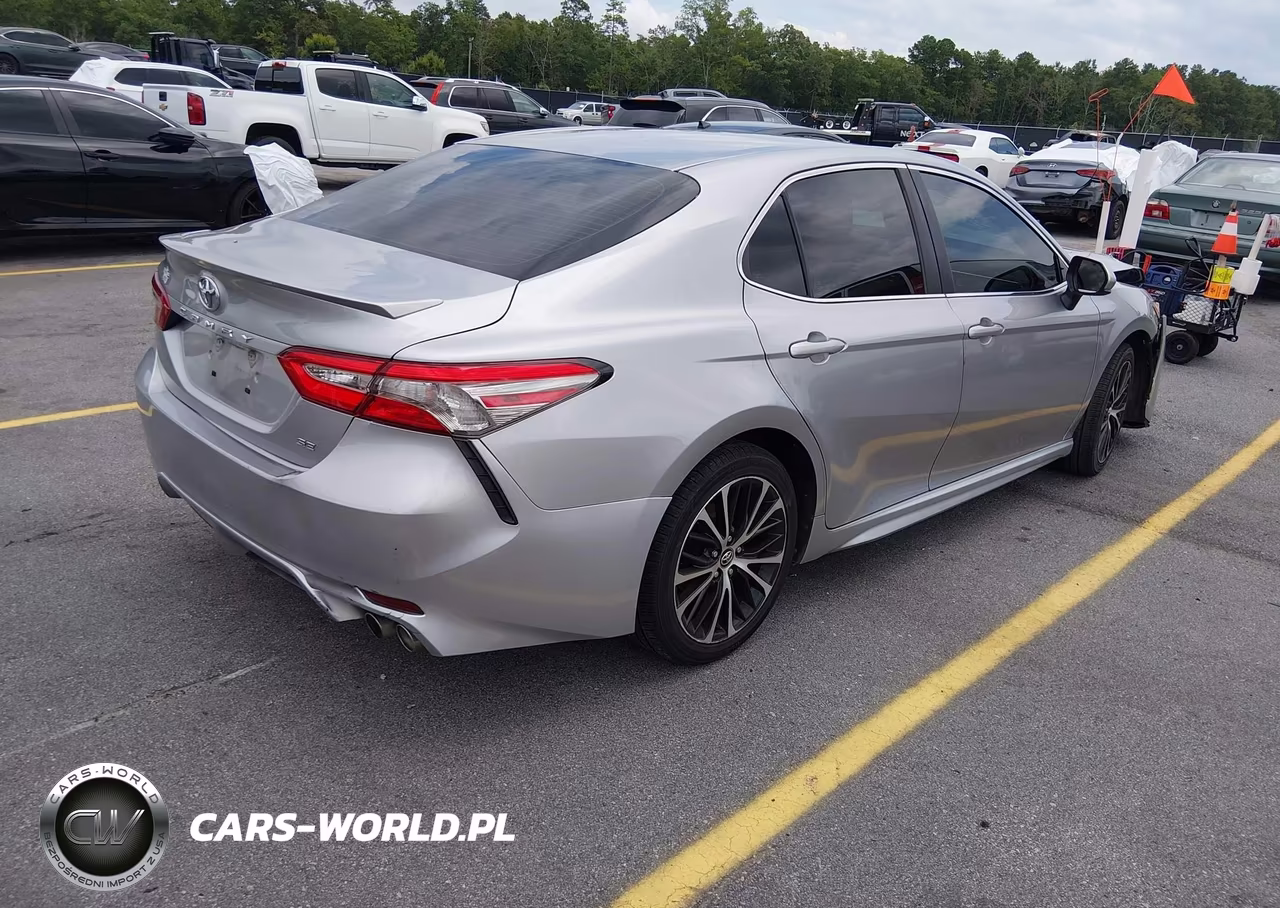 2018 Toyota Camry Se VIN:4T1B11HK3JU656636 - 4