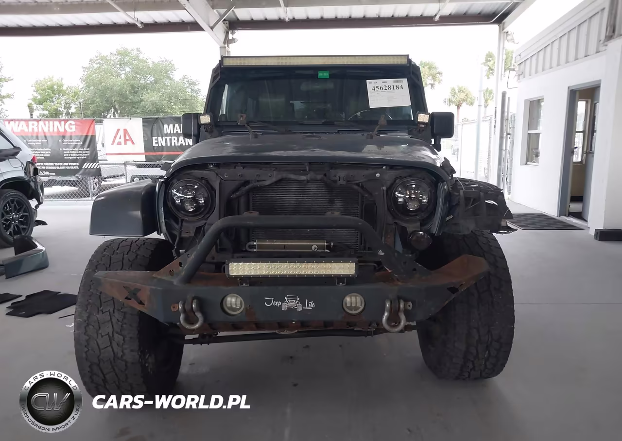 2007 Jeep Wrangler Unlimited Sahara VIN:1J4GA59177L190757 - 13