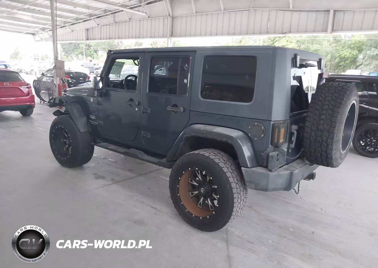 2007 Jeep Wrangler Unlimited Sahara VIN:1J4GA59177L190757 - 3